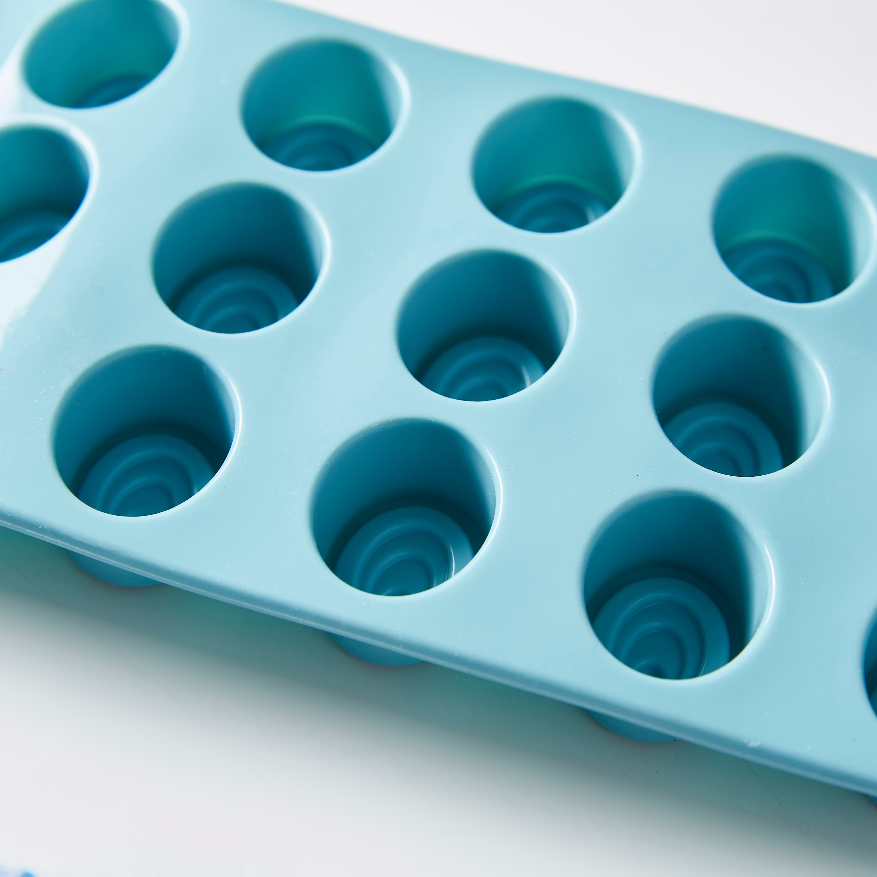 قالب توفي شوكولاتة سيليكون من آفون - 21x10x2 سم-hbxkitchen-bakeware-image-3