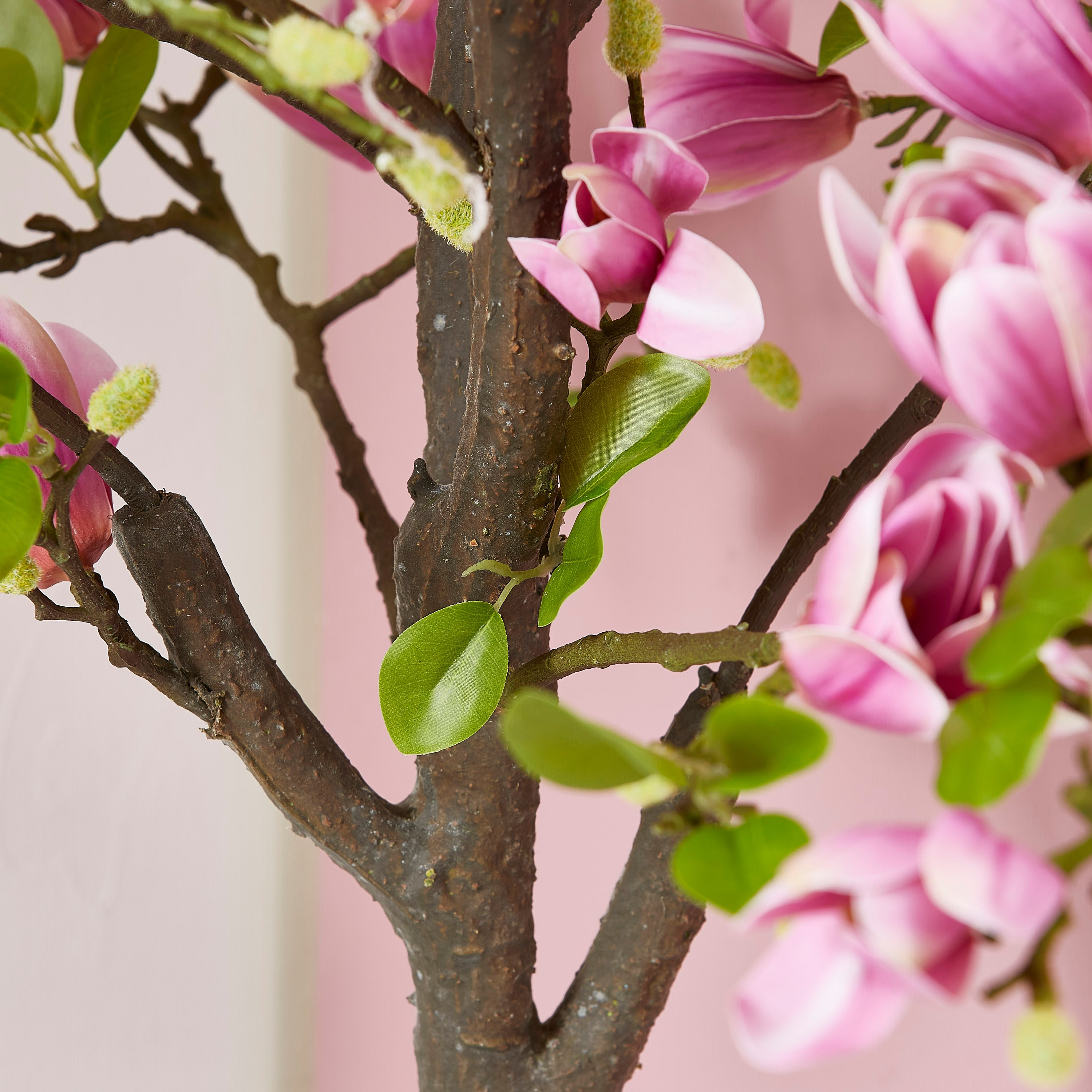 شجرة ماغنوليا اصطناعية من تيودورا - 140 سم-hbxdecorandfurnishings-homeaccessories-artificialflowersandplants-image-3