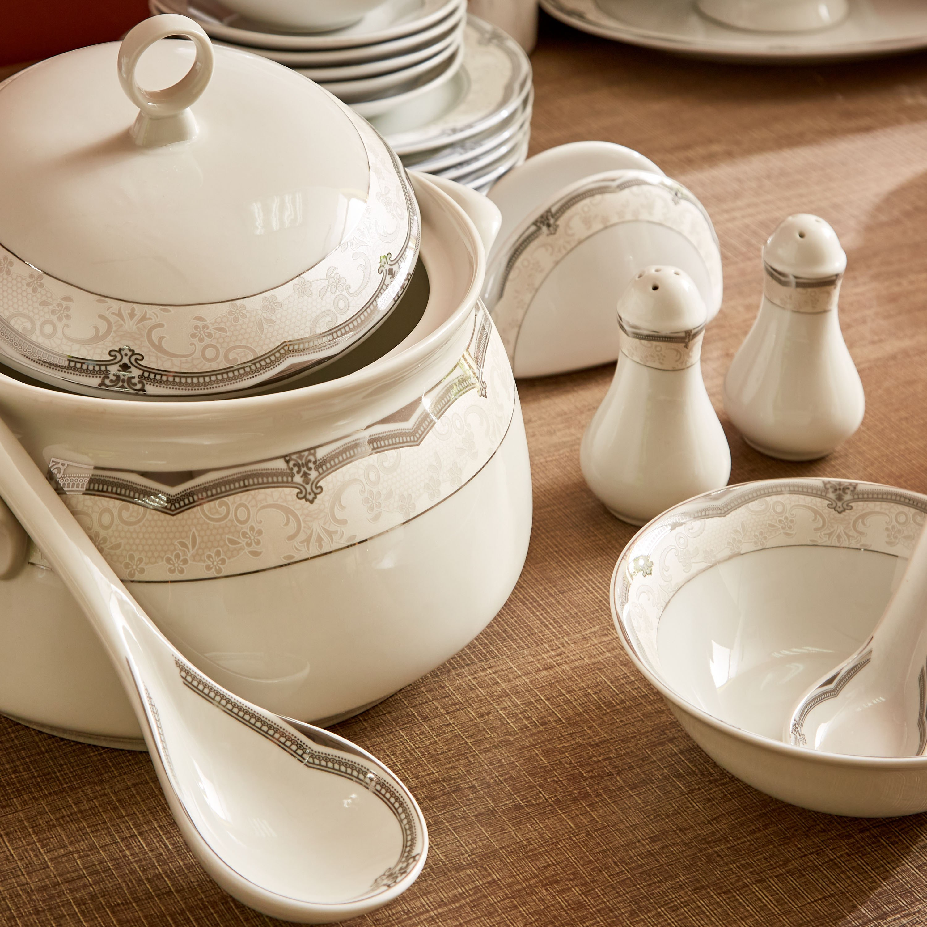 طقم عشاء 65 قطعة من فيستيف بلاتينا-hbxhomeware-hbxkitchen-image-2