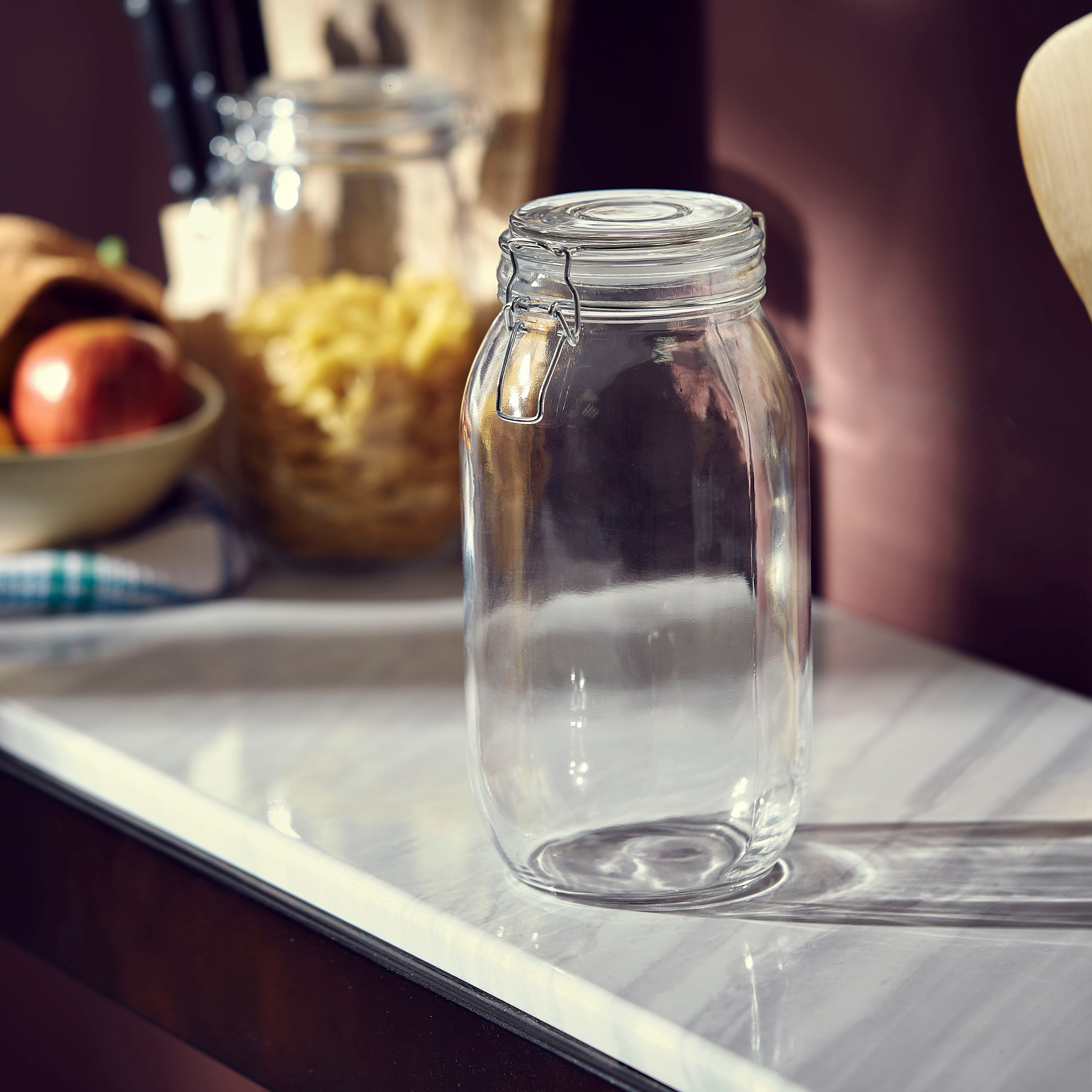حاوية زجاج بمشبك معدني من اتلانتا - 2 لتر-hbxhomeware-hbxkitchen-image-3
