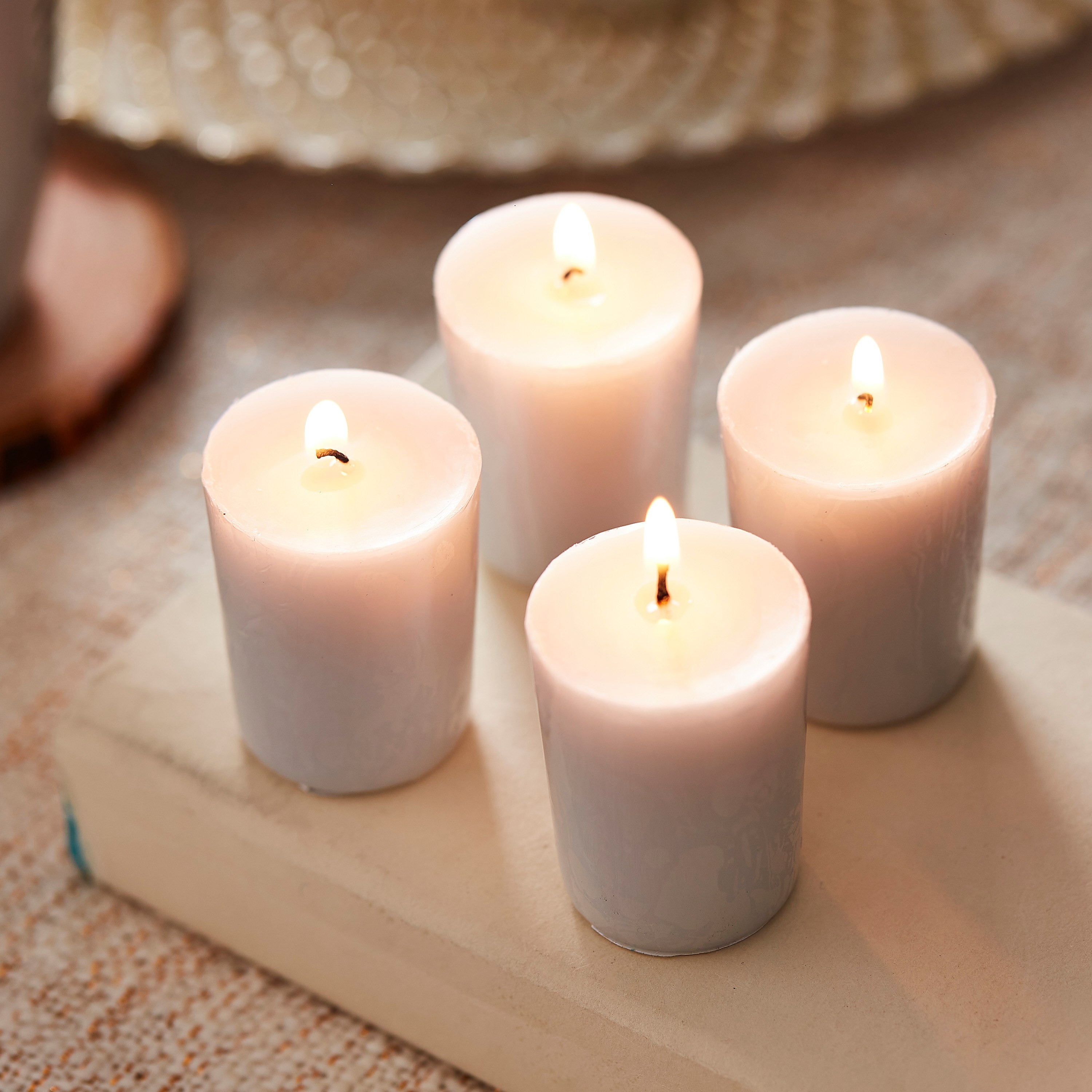 شمعة برائحة عود الأبنوسي الفاخرة أحادية اللون من زين - طقم من 4 قطع-hbxhomeware-hbxdecorandfurnishings-image-2