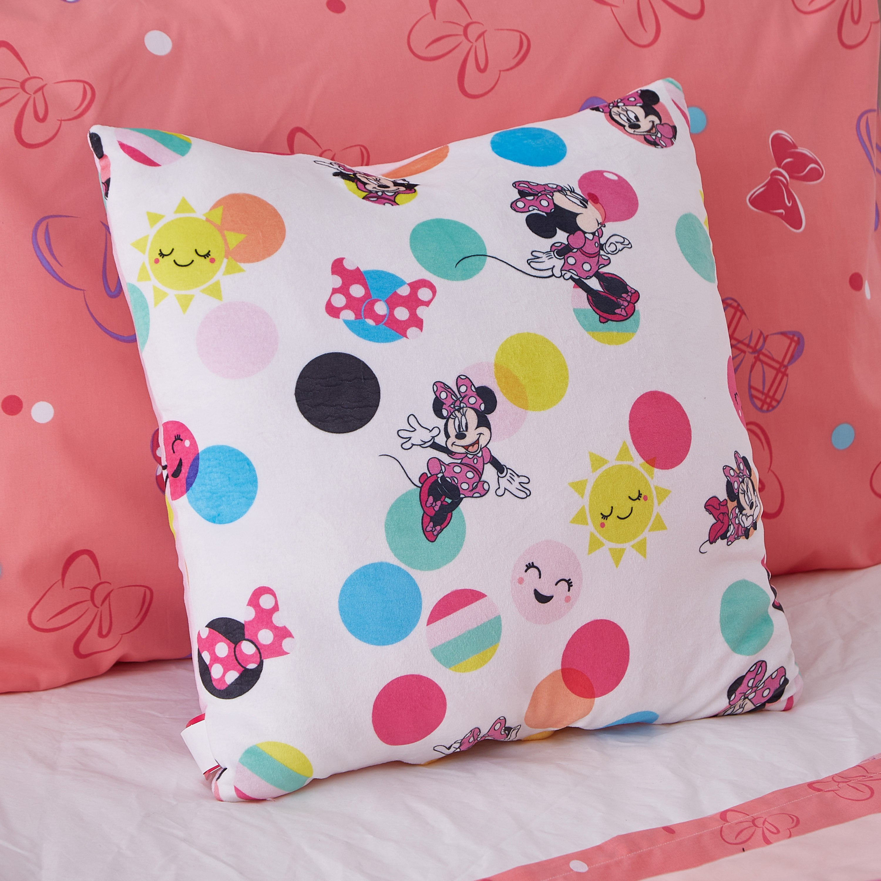وسادة ميني بقدم ثلاثي الأبعاد - 40x40 سم-hbxhomeware-hbxkidsandyouth-image-2