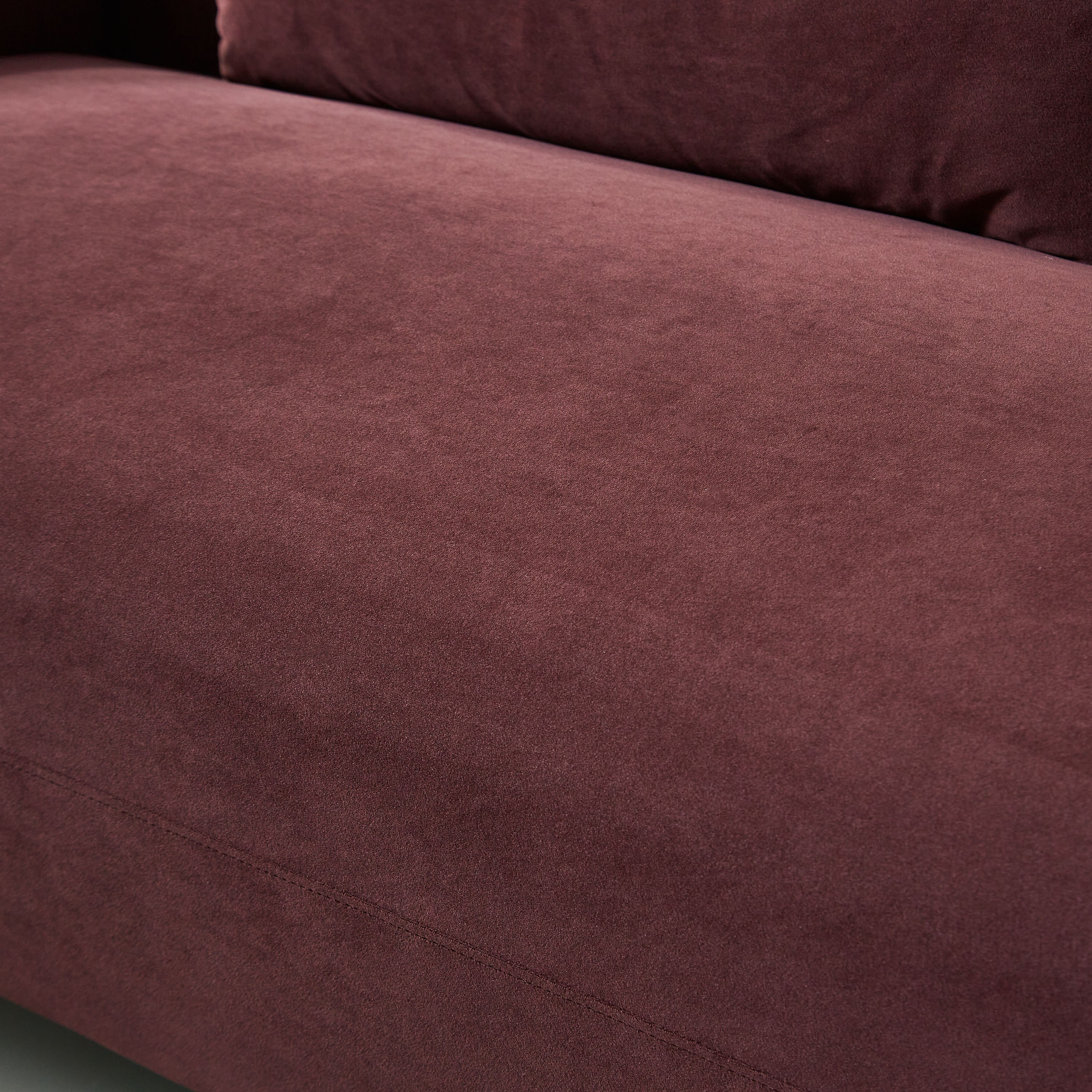 كنبة مخمليّة مقعدين مع وسادتين من إلفا-hbxlivingroom-sofasandarmchairs-sofas-image-7