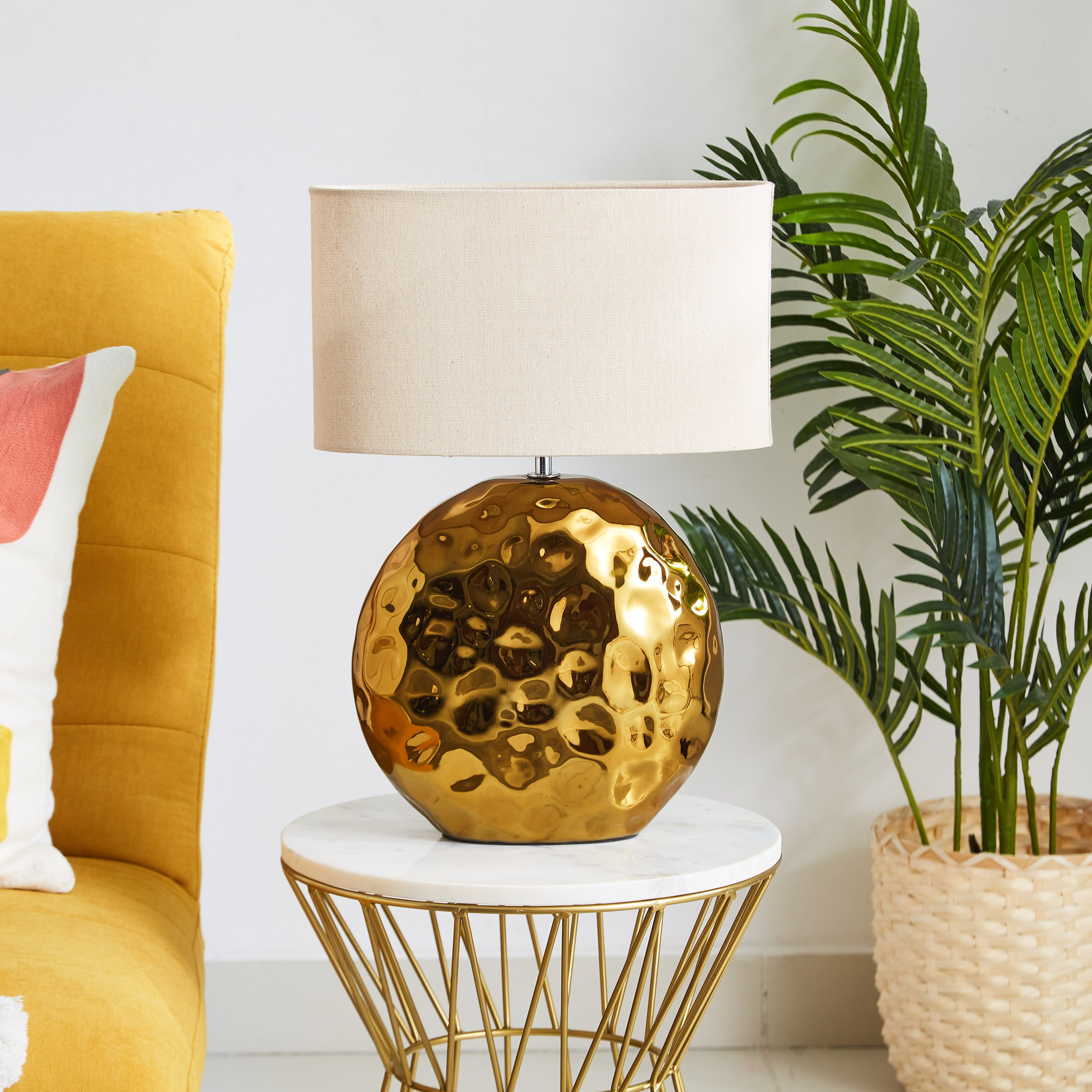 مصباح طاولة سيراميك بارز الملمس بقاعدة مسطّحة من لوميير - 32 سم-hbxlivingroom-lighting-tablelamps-image-1