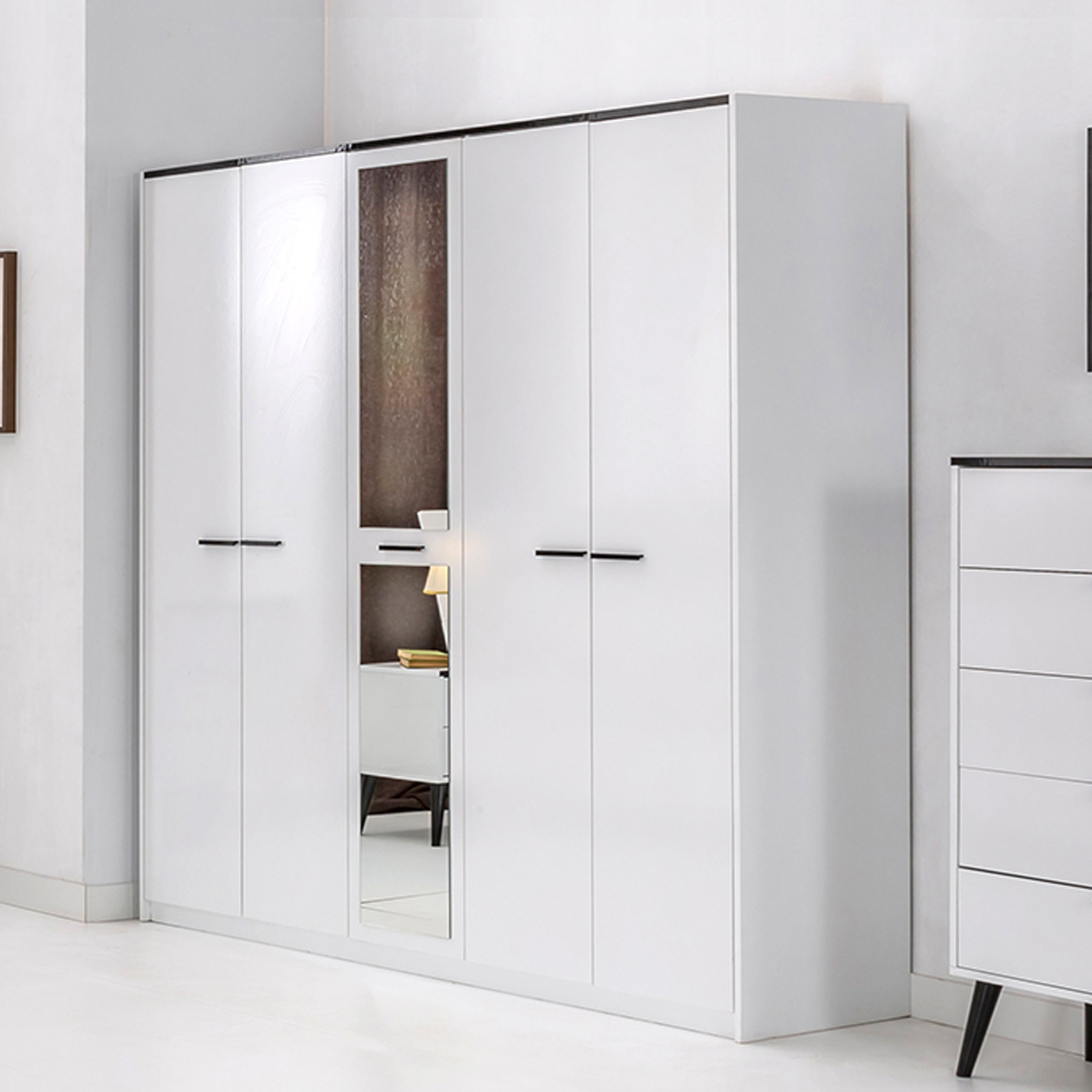خزانة ملابس بـ 5 أبواب ومرآة من فنلندا-hbxfurniture-wardrobes-image-1
