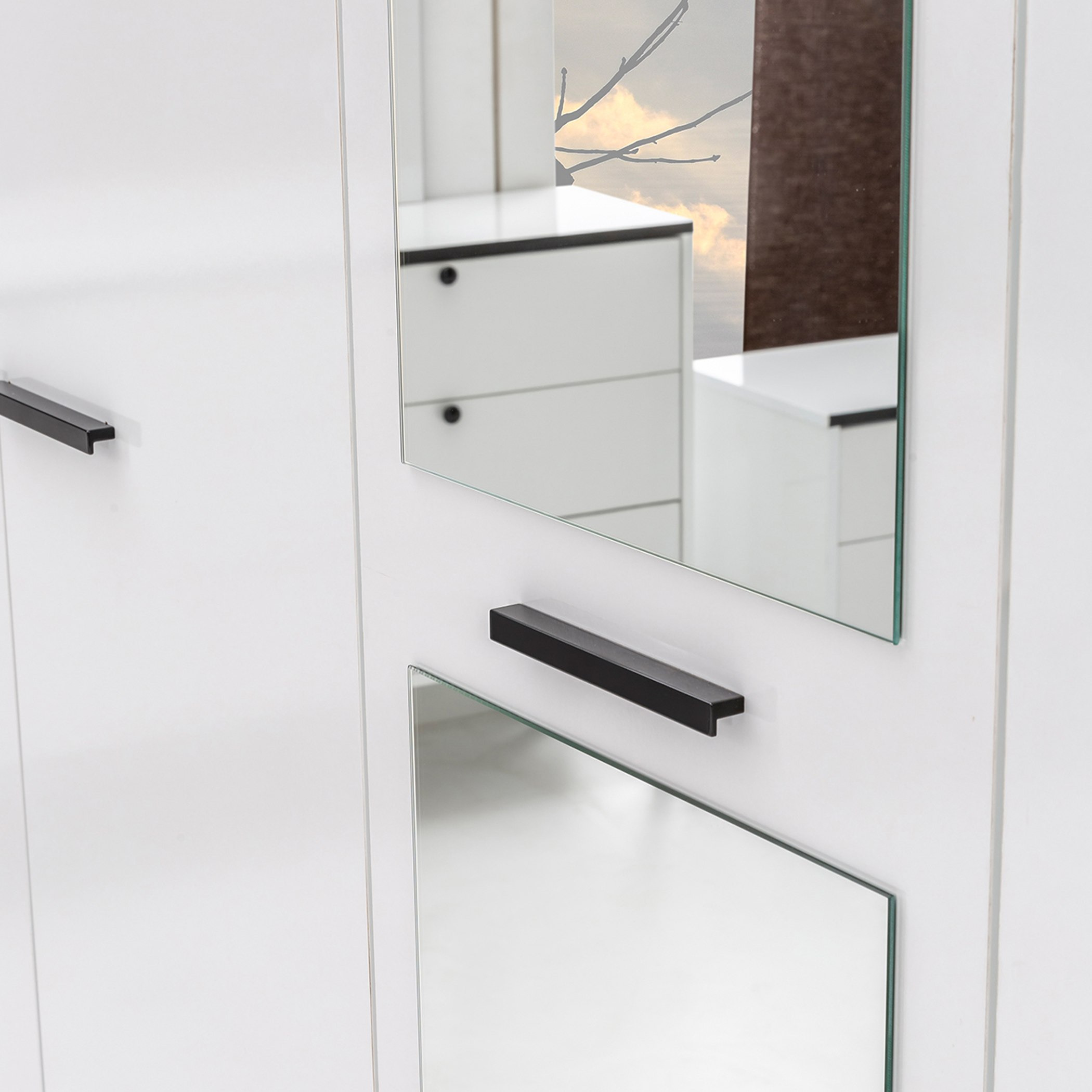 خزانة ملابس بـ 5 أبواب ومرآة من فنلندا-hbxfurniture-wardrobes-image-5