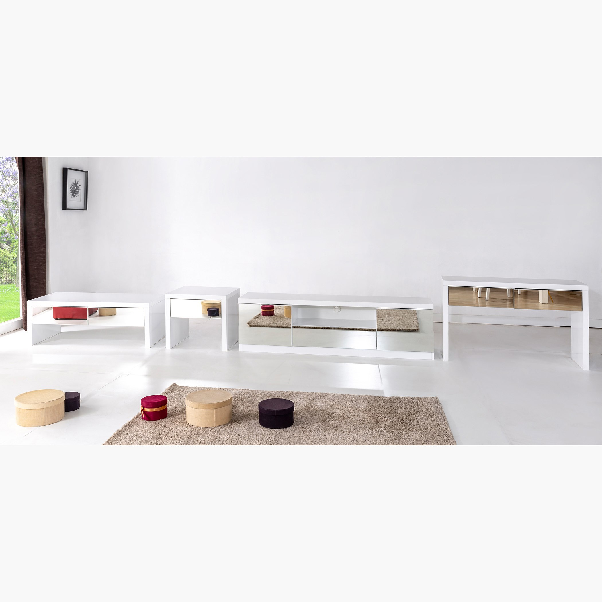 وحدة تلفاز منخفضة عالية اللمعان بمرآة  للتلفزيونات حتى 70 بوصة-hbxlivingroom-mediaunitsandstorage-tvunits-image-4