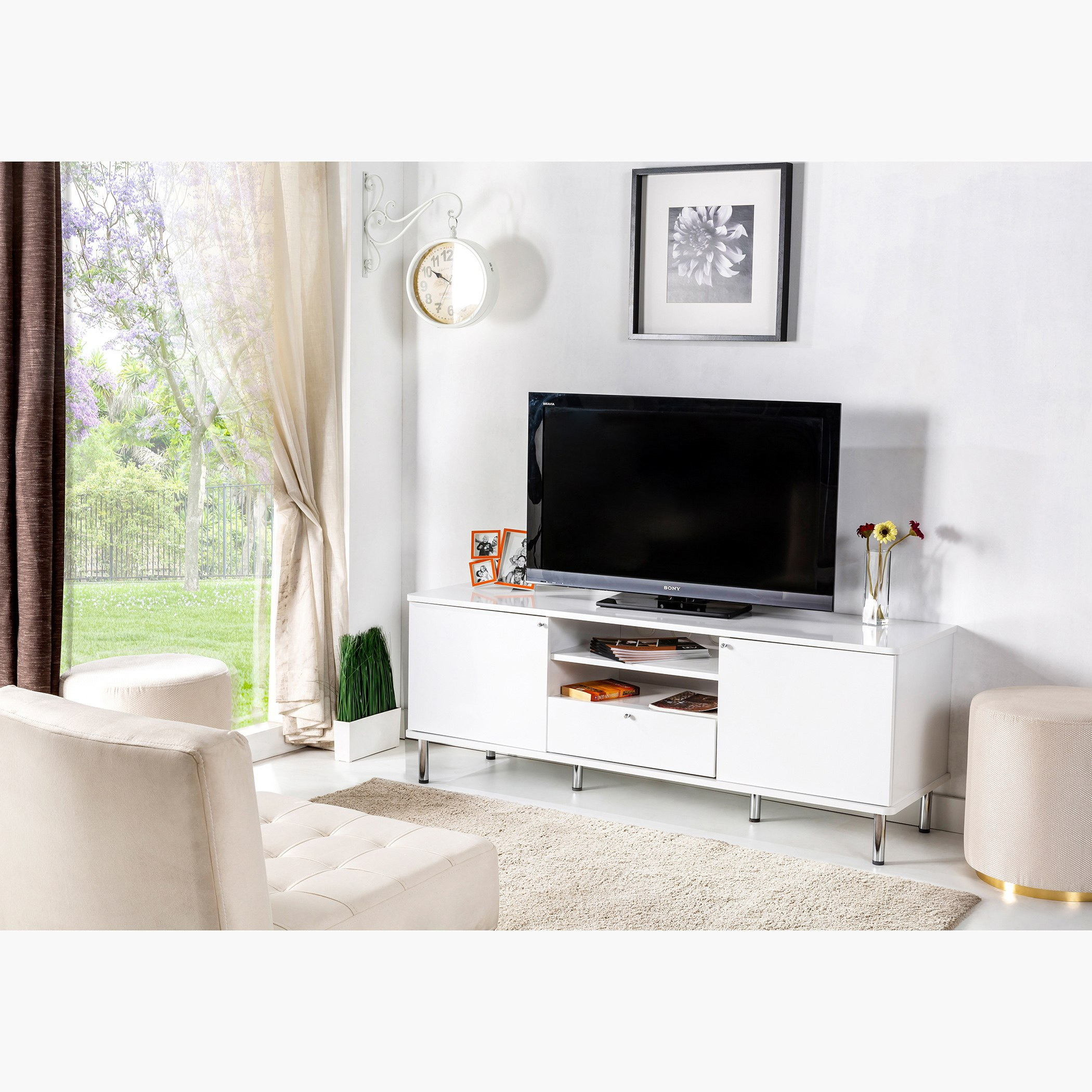 وحدة تلفزيون منخفضة عالية اللّمعان للتلفزات حتى 65 بوصة من سينترا-hbxlivingroom-mediaunitsandstorage-tvunits-image-1