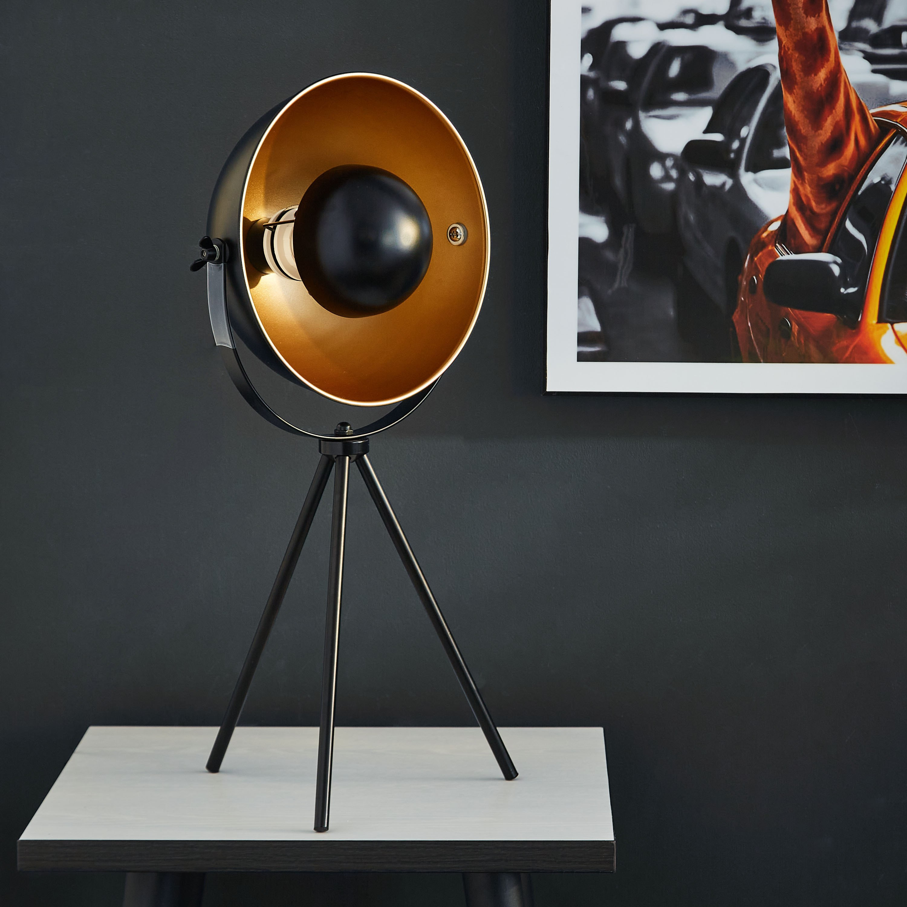 مصباح ثلاثي القوائم معدني من بلاز - 56 سم-hbxlivingroom-lighting-tablelamps-image-1