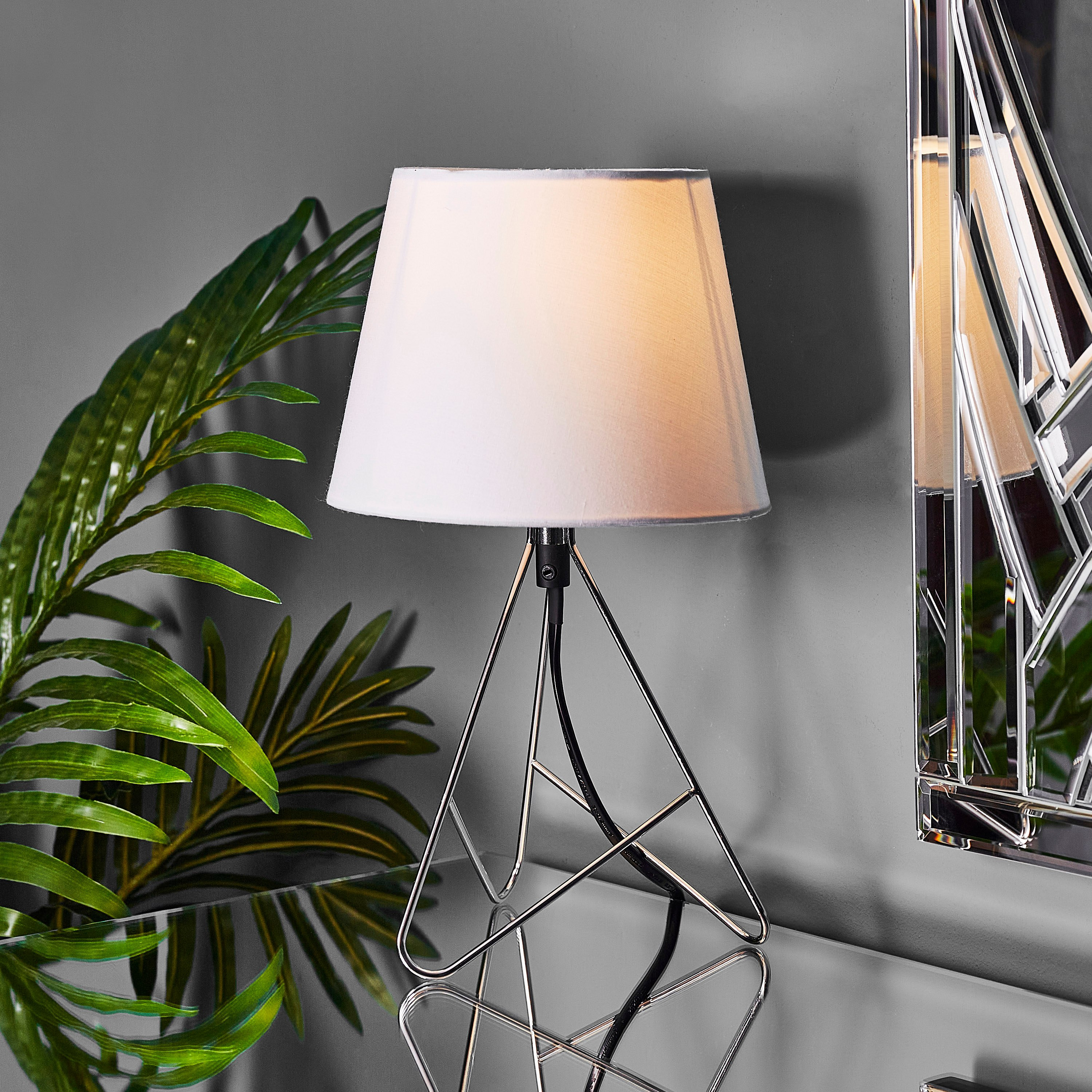مصباح بحامل معدني مائل من بلاز - 30 سم-hbxlivingroom-lighting-tablelamps-image-1