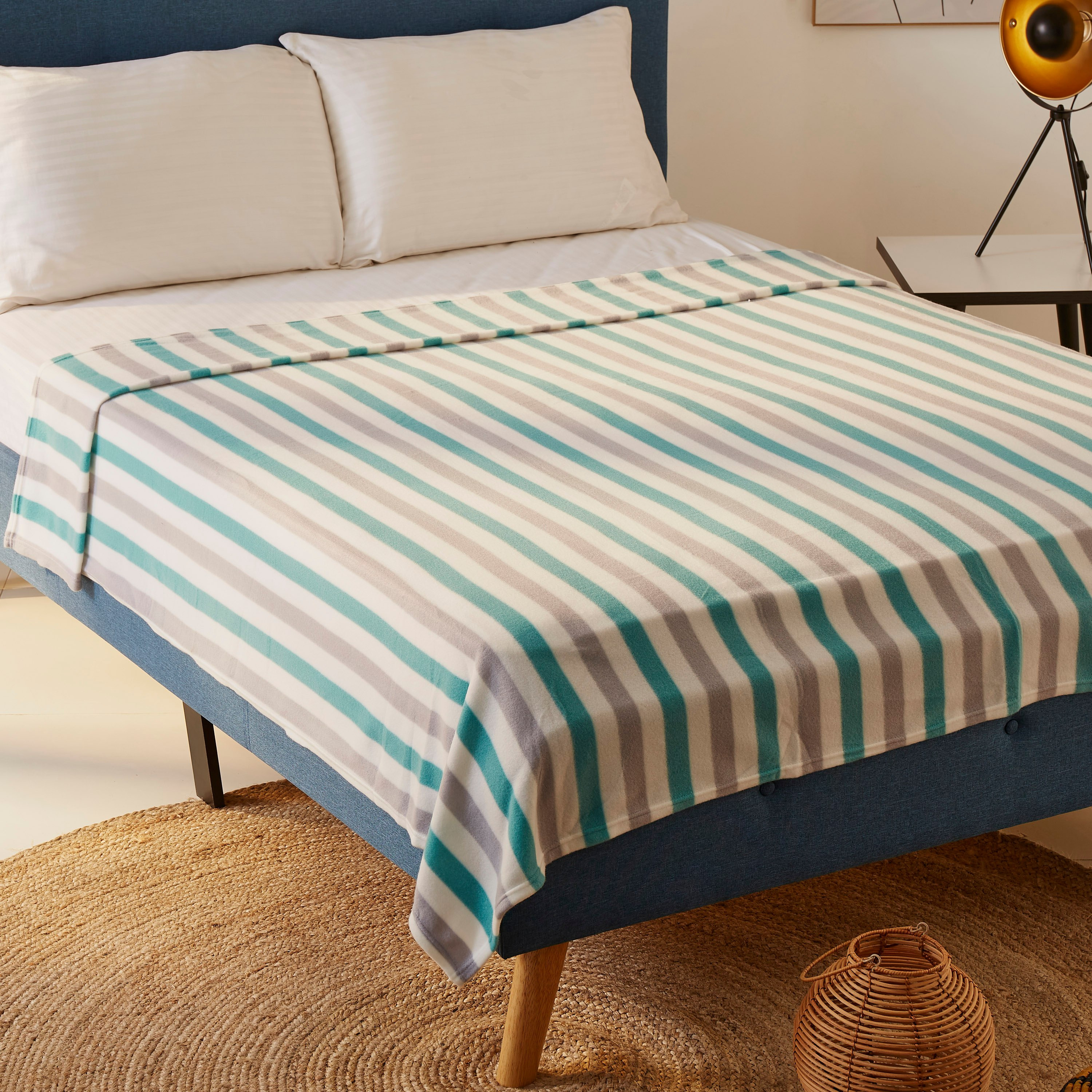 بطانية صوف فردية بطبعات جانيت من أتلانتا- 130 × 180 سم-hbxhomeware-hbxbedroom-image-1