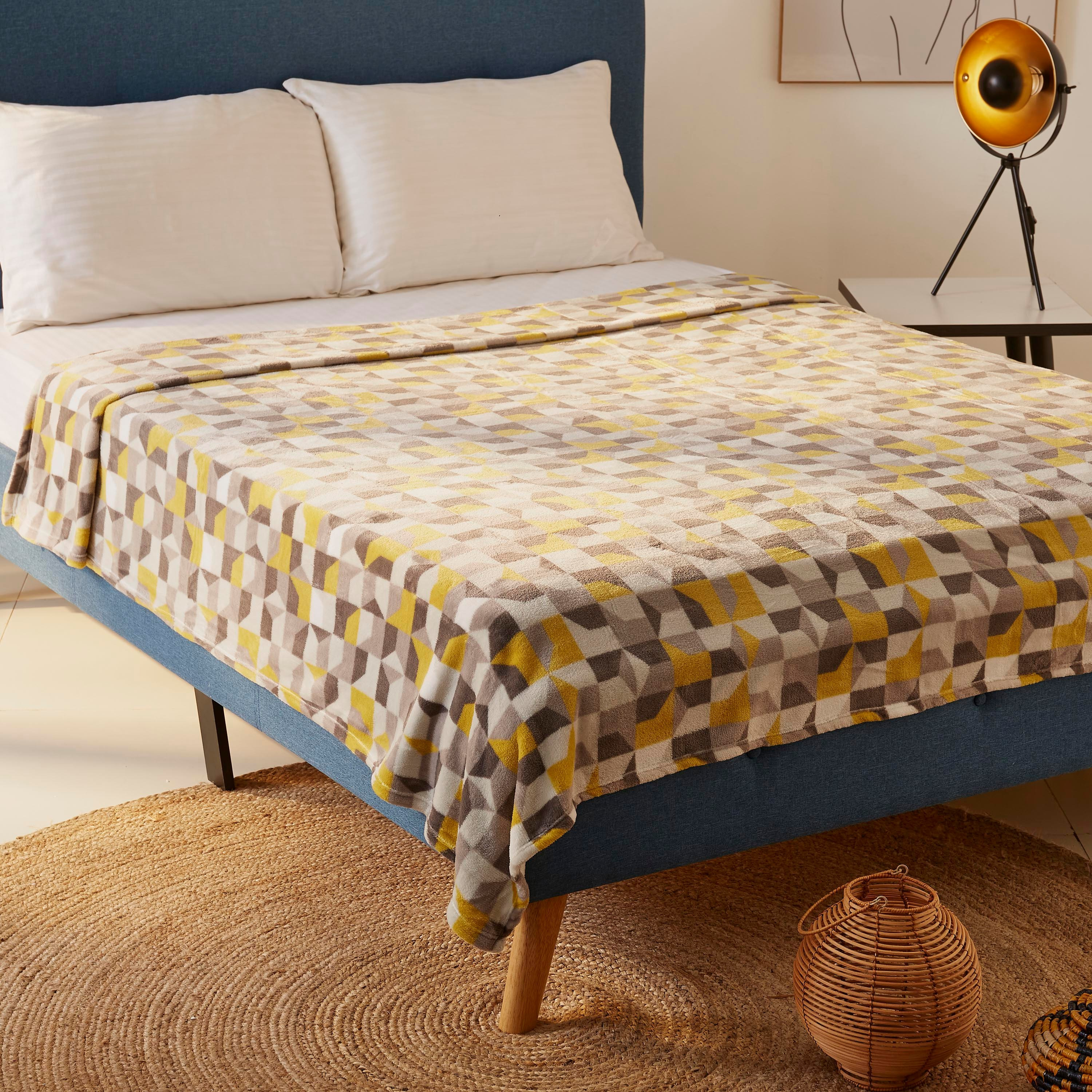 بطانية مايكرو فلانيل كينج بطبعات من هامبتون كلير - 240x220 سم-hbxhomeware-hbxbedroom-image-1