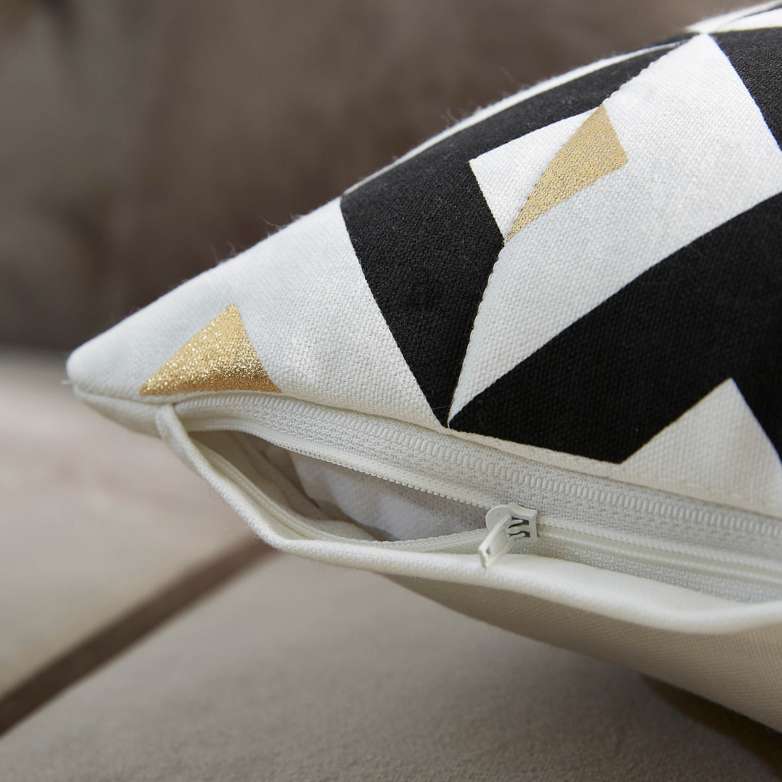 غطاء وسادة قطن بطبعات كونور من آرت ديكو - 40x40 سم-hbxhomeware-cushionsandcovers-cushioncovers-image-2
