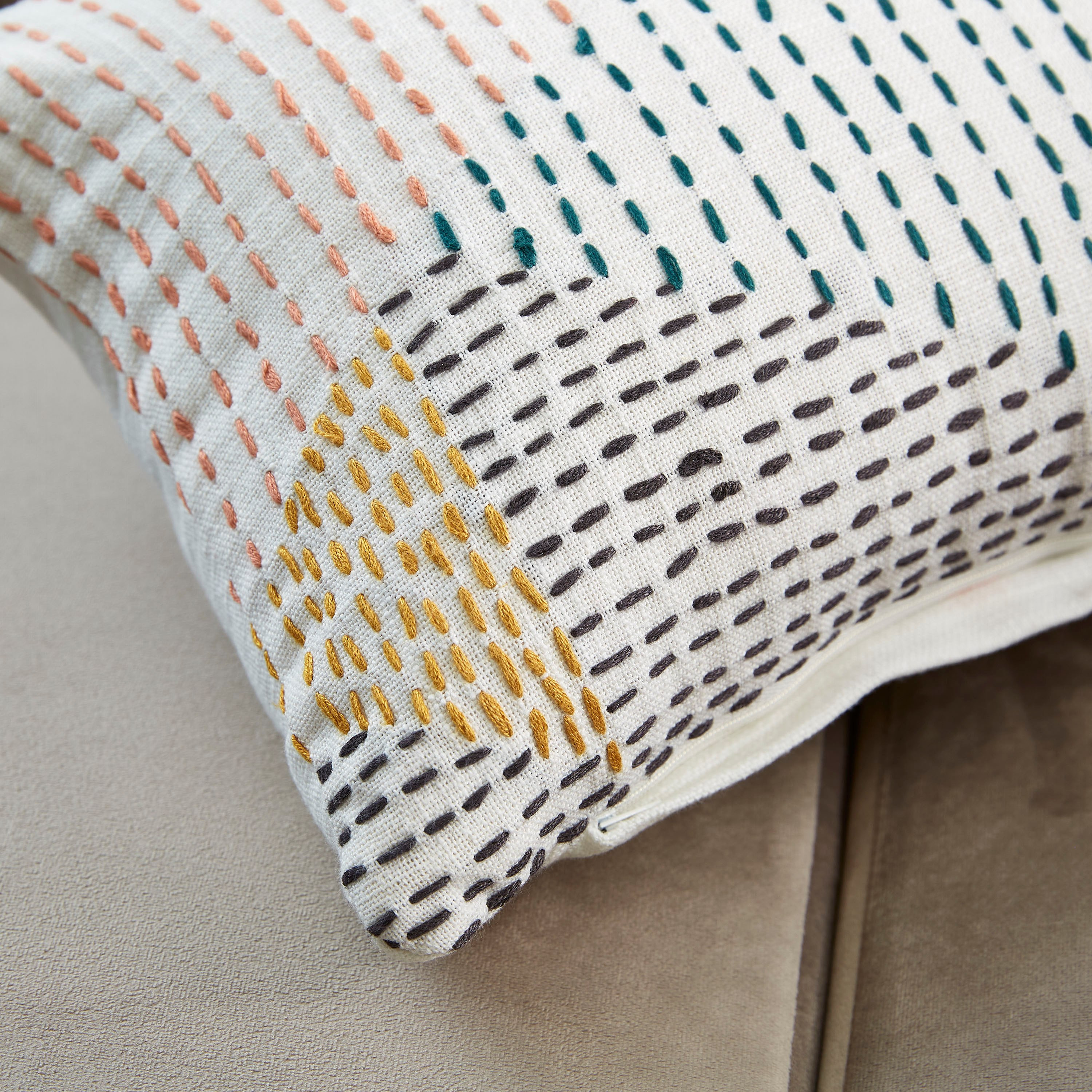 Bexley Filled Cushion - 30x50 cm-hbxlivingroom-furnishings-cushionsandcovers-filledcushions-image-2