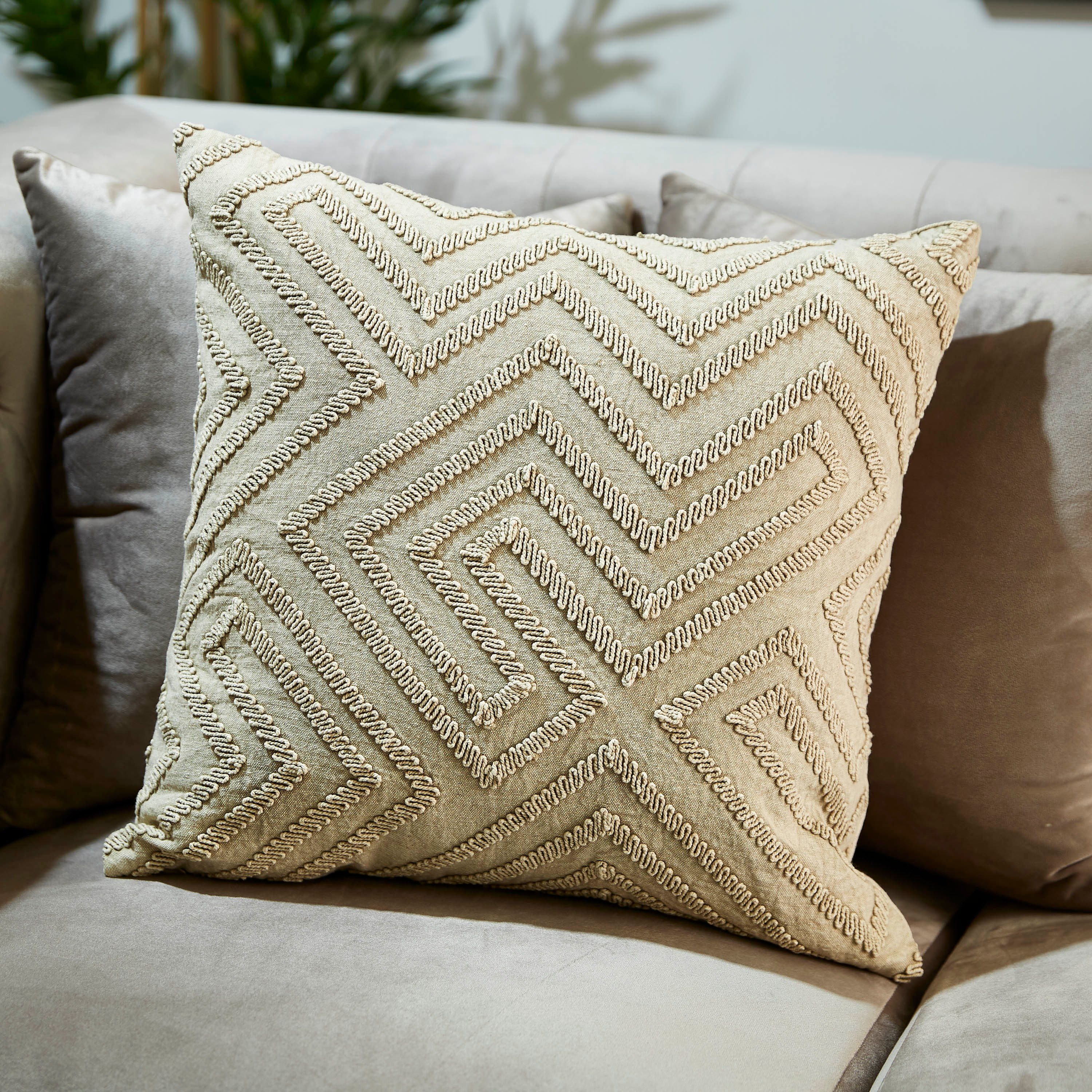 وسادة محشوة من كولتن - 45x45 سم-hbxlivingroom-furnishings-cushionsandcovers-filledcushions-image-1