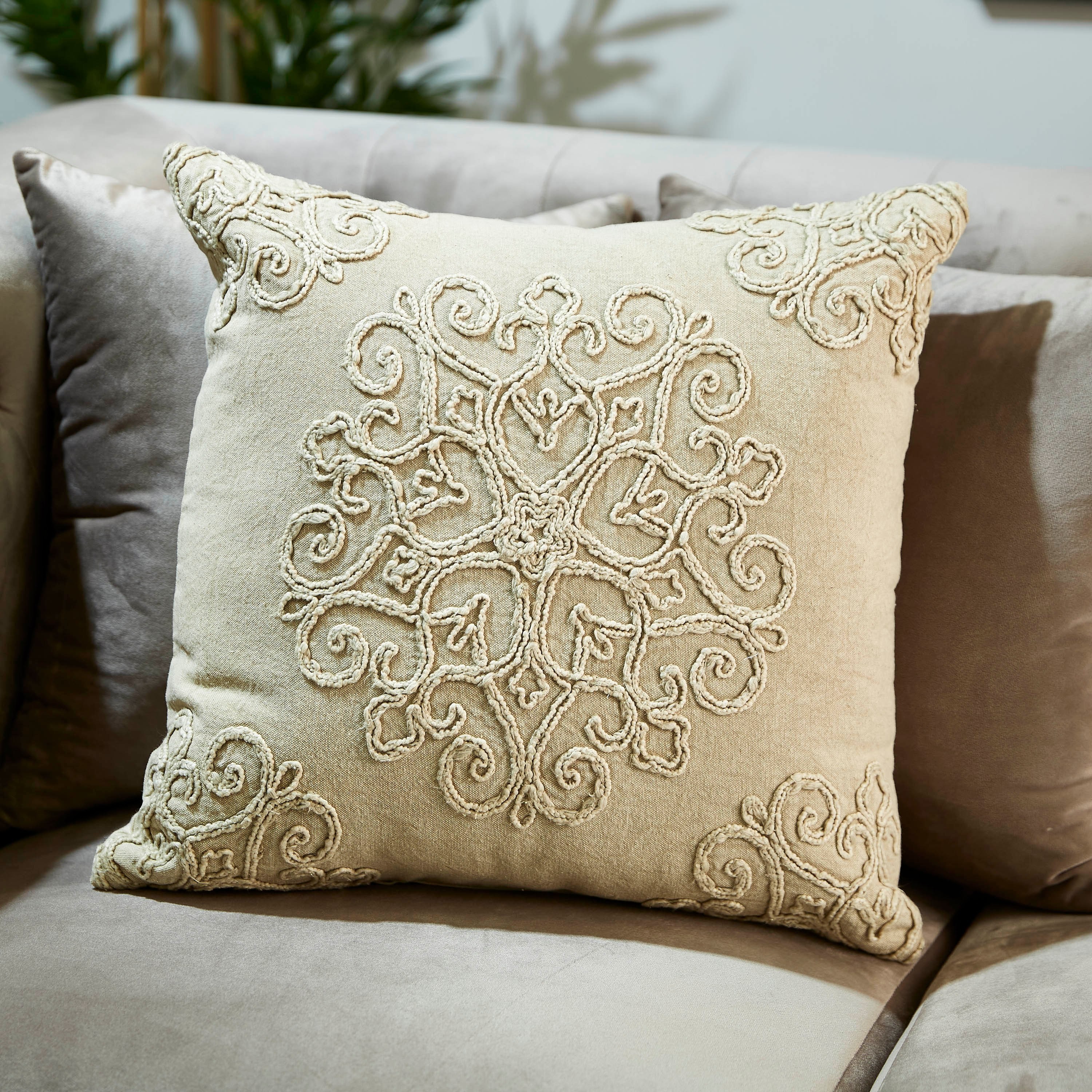 وسادة محشوة من نعومي - 45x45 سم-hbxlivingroom-furnishings-cushionsandcovers-filledcushions-image-1