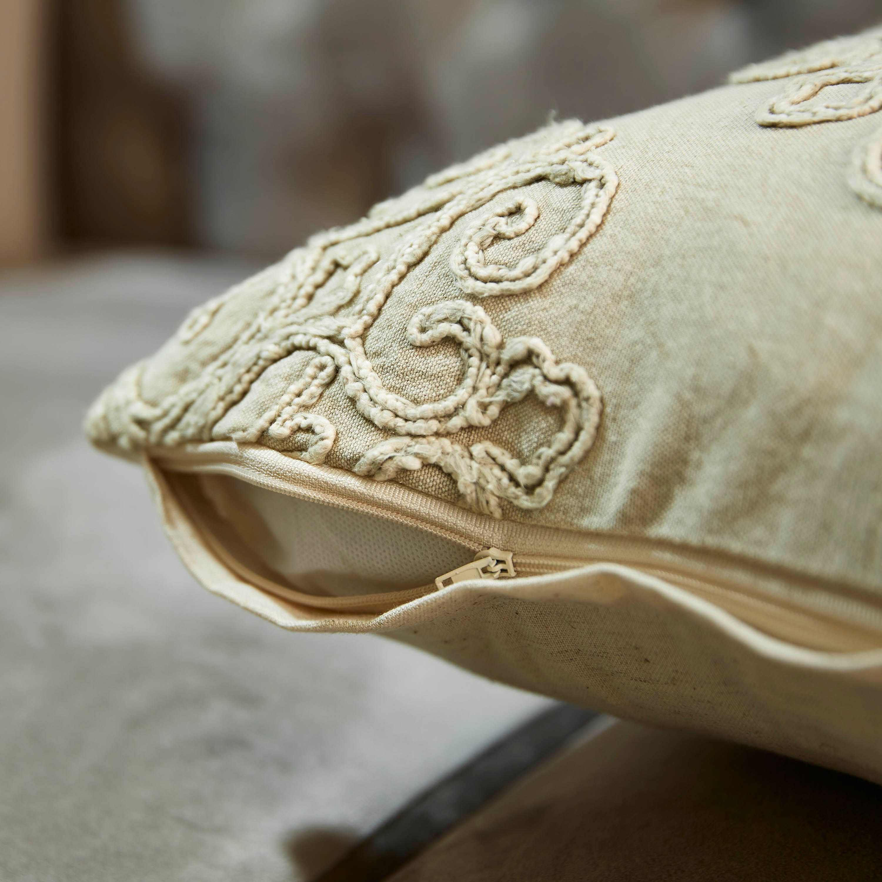 وسادة محشوة من نعومي - 45x45 سم-hbxlivingroom-furnishings-cushionsandcovers-filledcushions-image-3