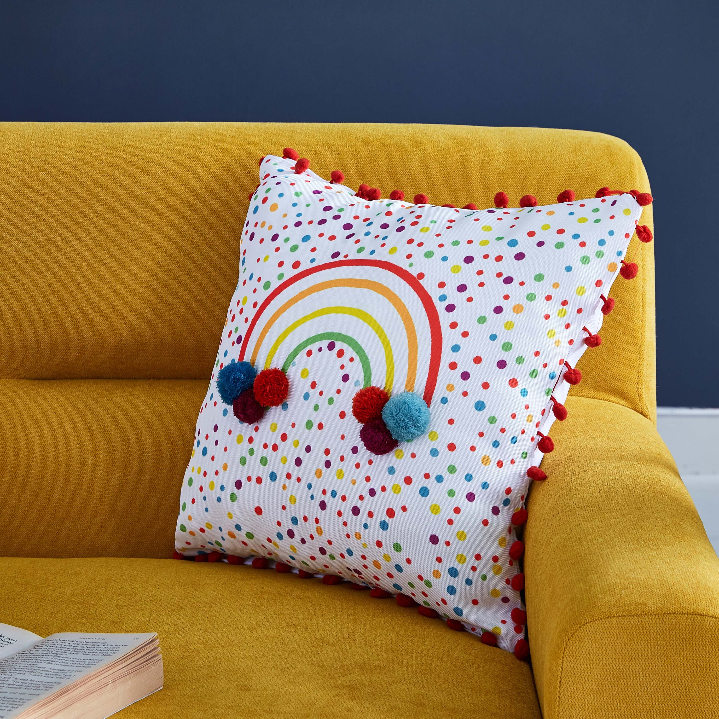 غطاء وسادة بطبعات قوس قزح وتفاصيل بوم بوم من دالبي - 40x40 سم-hbxhomeware-hbxkidsandyouth-image-1