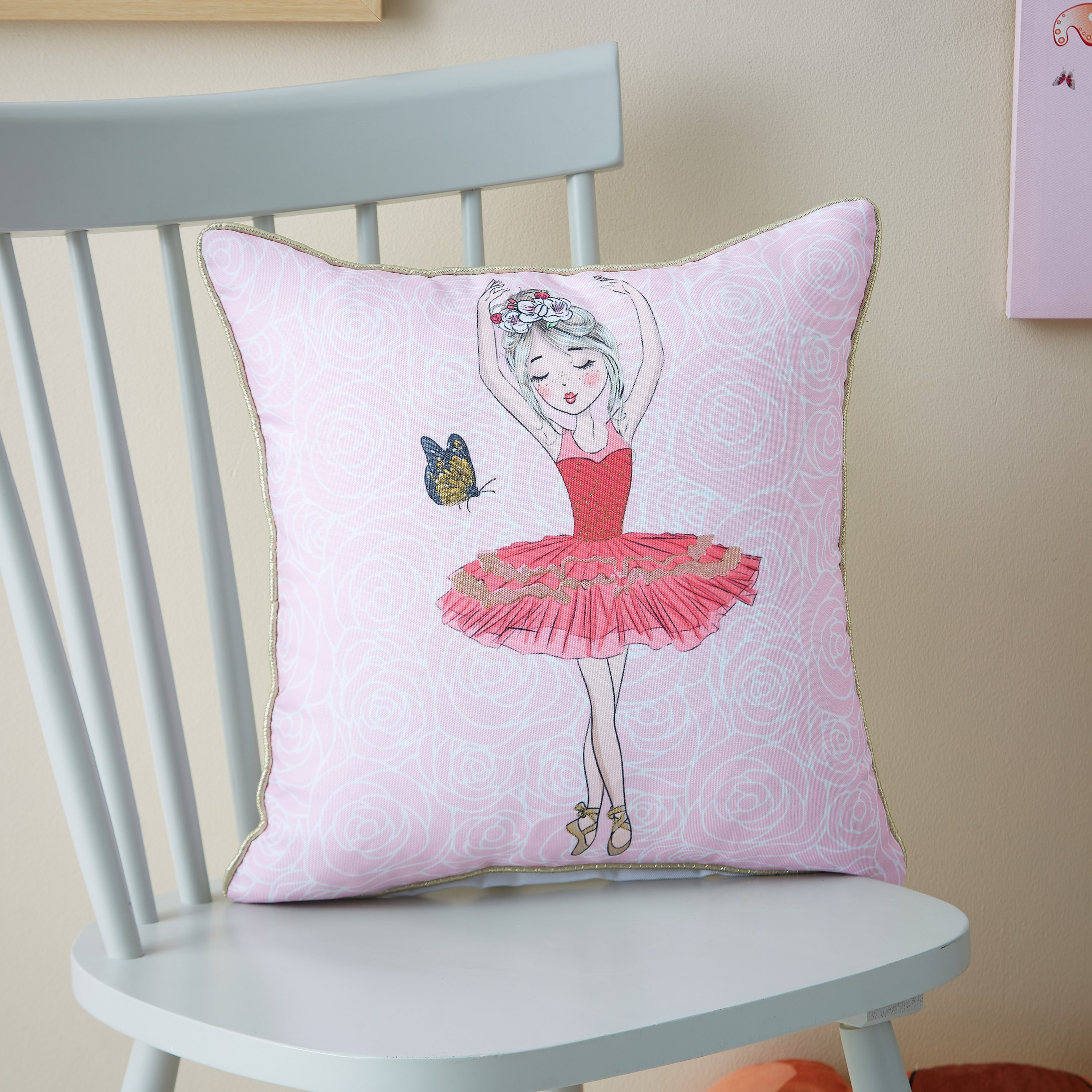 غطاء وسادة محشوة بطبعات باليرينا فويل مع خيوط بارزة من دالبي - 40×40 سم-hbxhomeware-hbxkidsandyouth-image-1