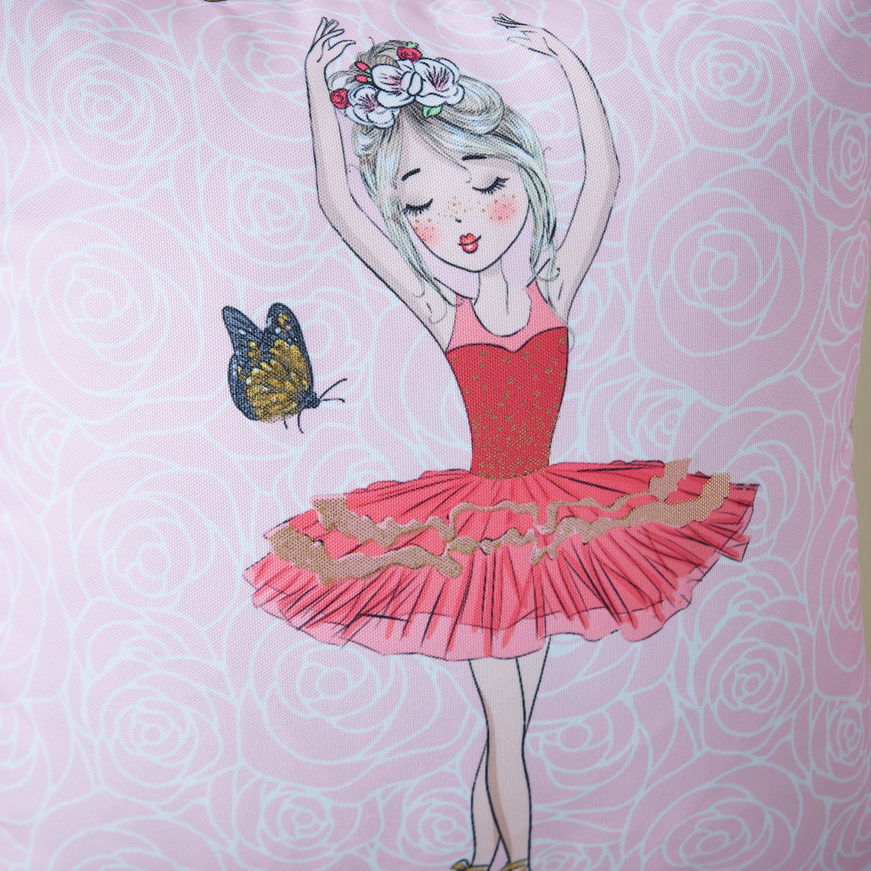 غطاء وسادة محشوة بطبعات باليرينا فويل مع خيوط بارزة من دالبي - 40×40 سم-hbxhomeware-hbxkidsandyouth-image-2