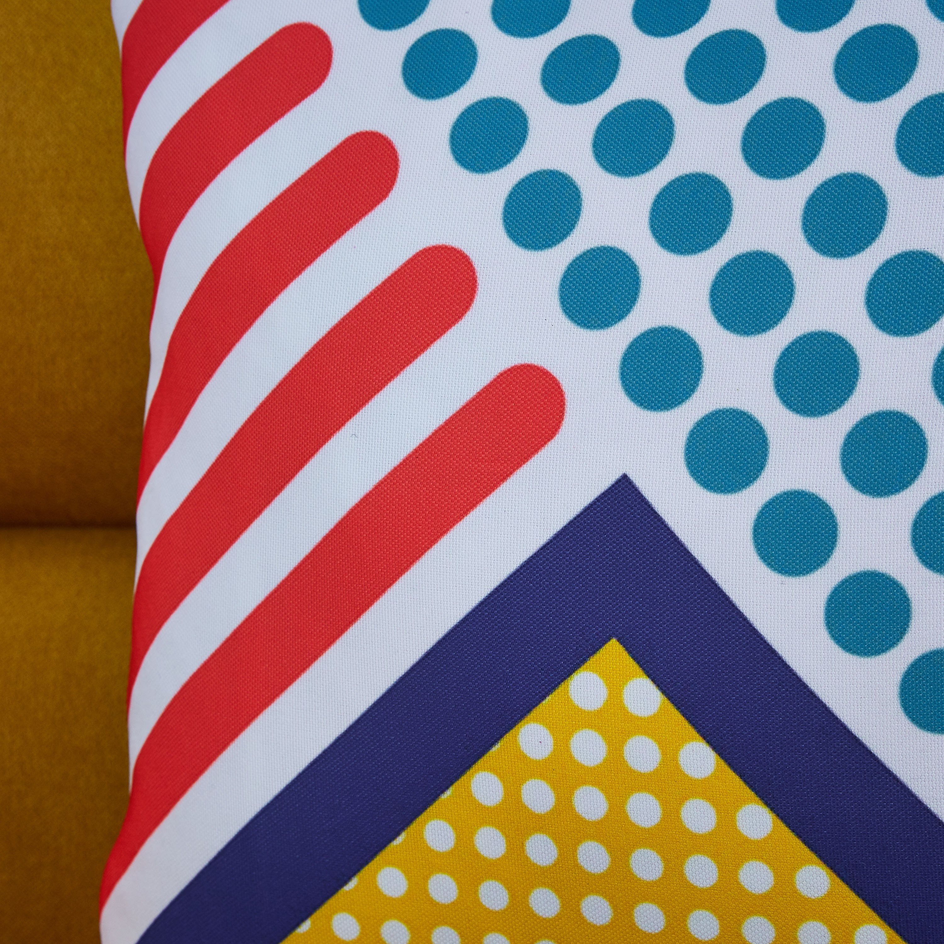 غطاء وسادة بطبعات هندسية من دالبي- 40x40 سم-hbxhomeware-hbxkidsandyouth-image-2