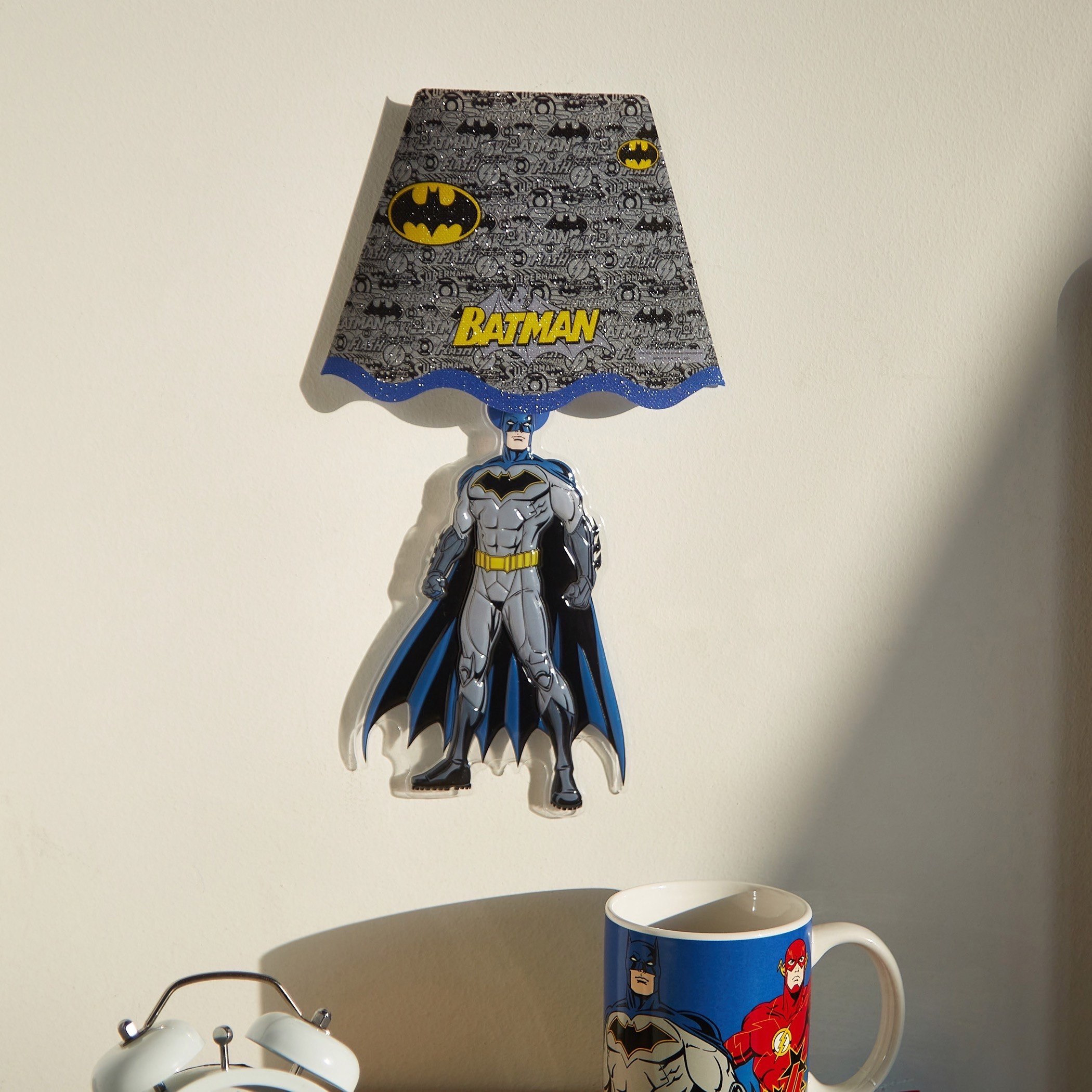 مصباح حائط ليلي بتصميم باتمان من جاستيس ليج-hbxhomeware-hbxkidsandyouth-image-1