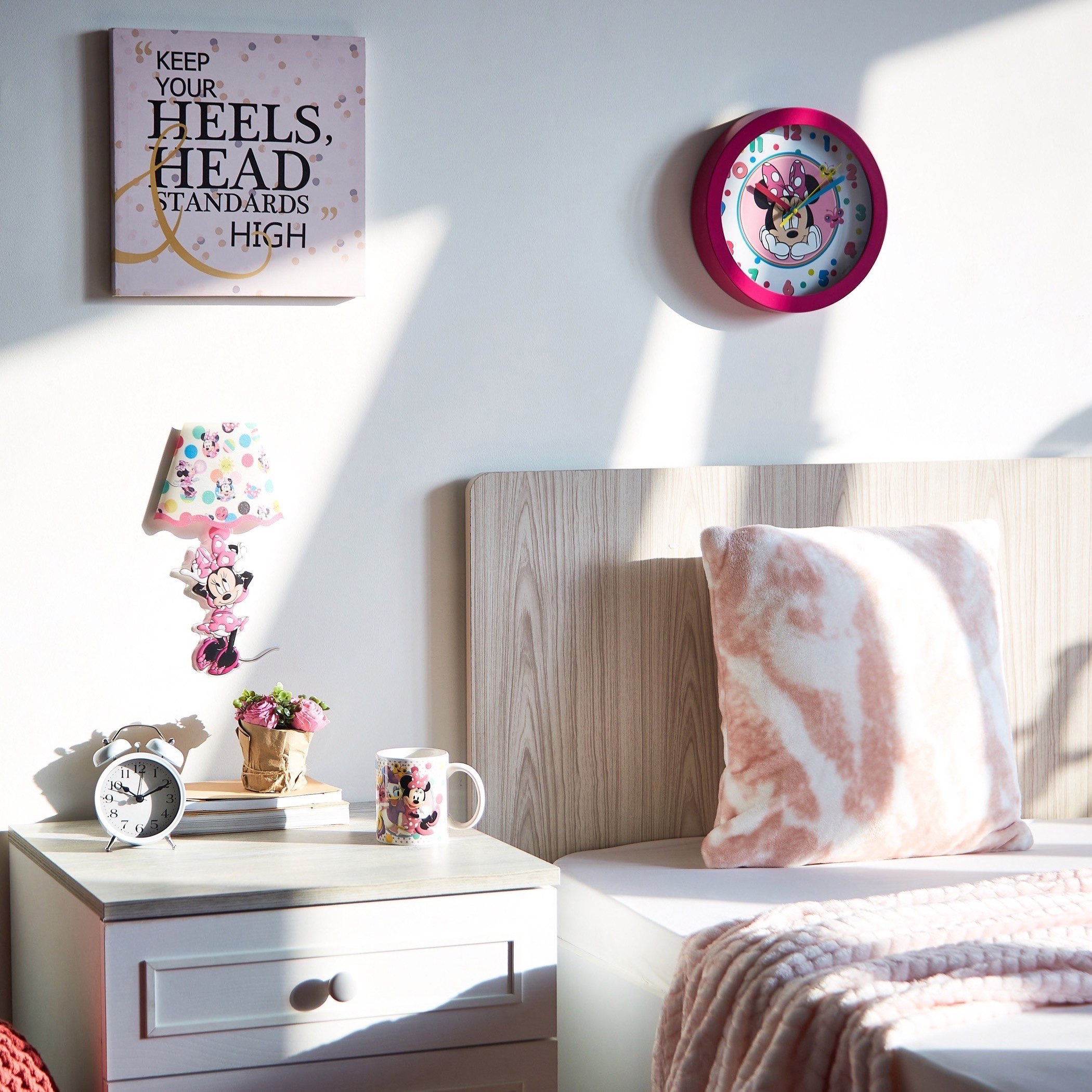 Minnie Wall Night Light-hbxhomeware-hbxkidsandyouth-image-4