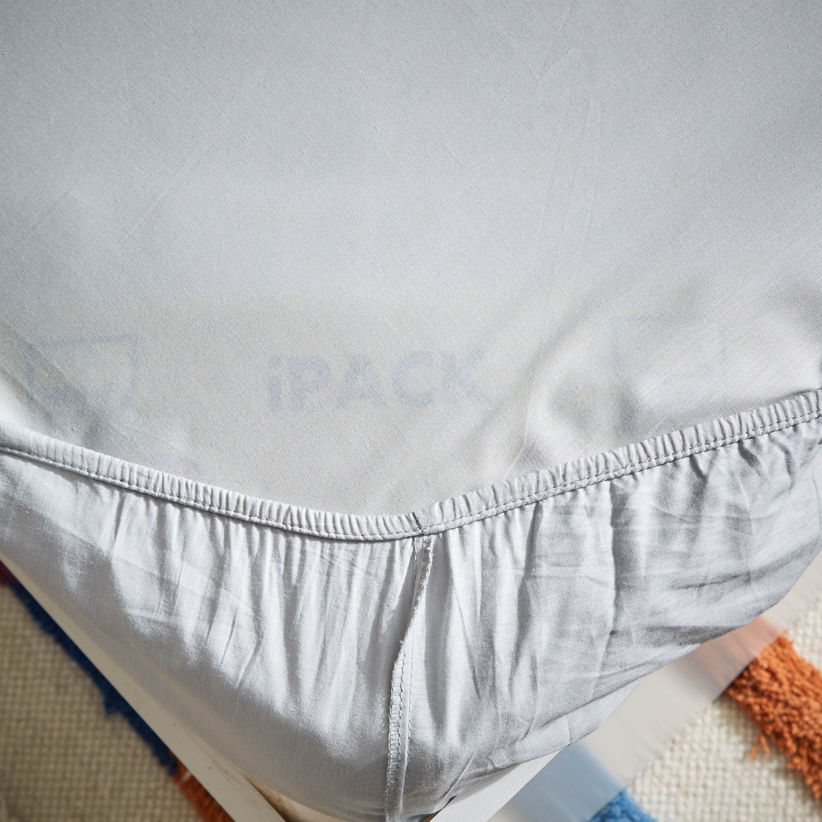 شرشف مطاطي فردي سادة قطن من إسينشيال - 90x200 سم-hbxhomeware-hbxbedroom-image-6