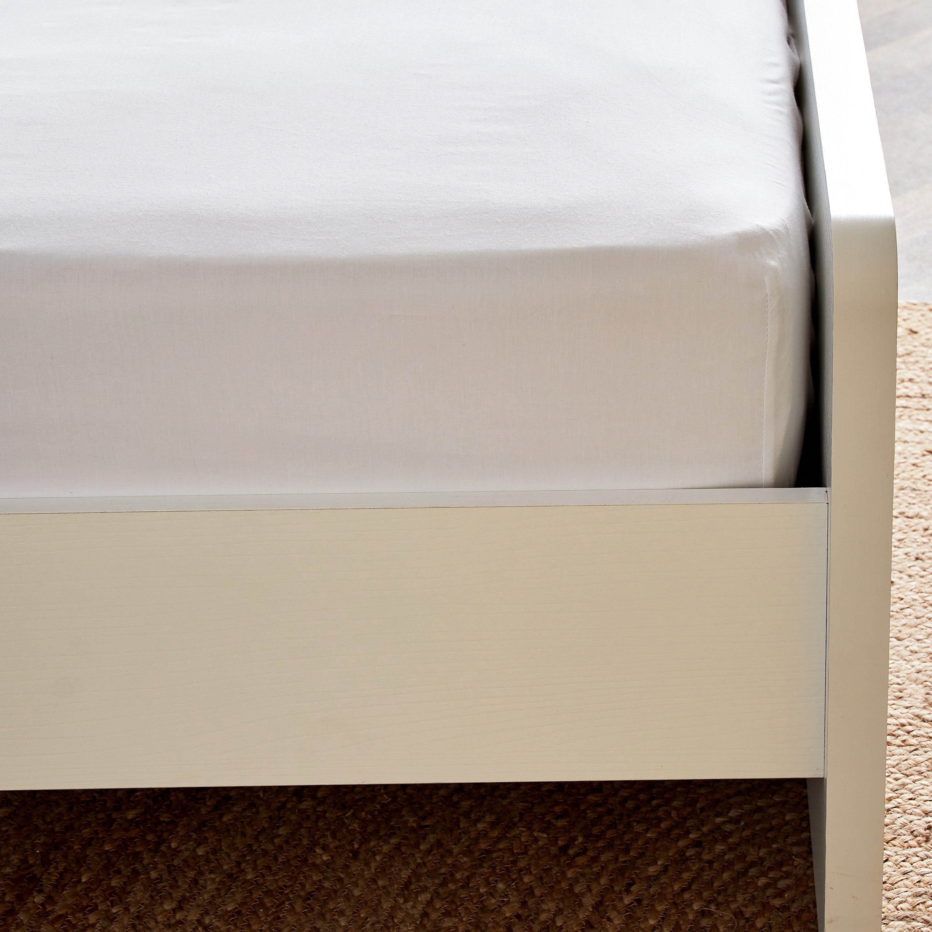 شرشف مطاطي قطن كينج سادة من إيسينشيال - 180x210+25 سم-hbxhomeware-bedding-fittedsheets-image-4