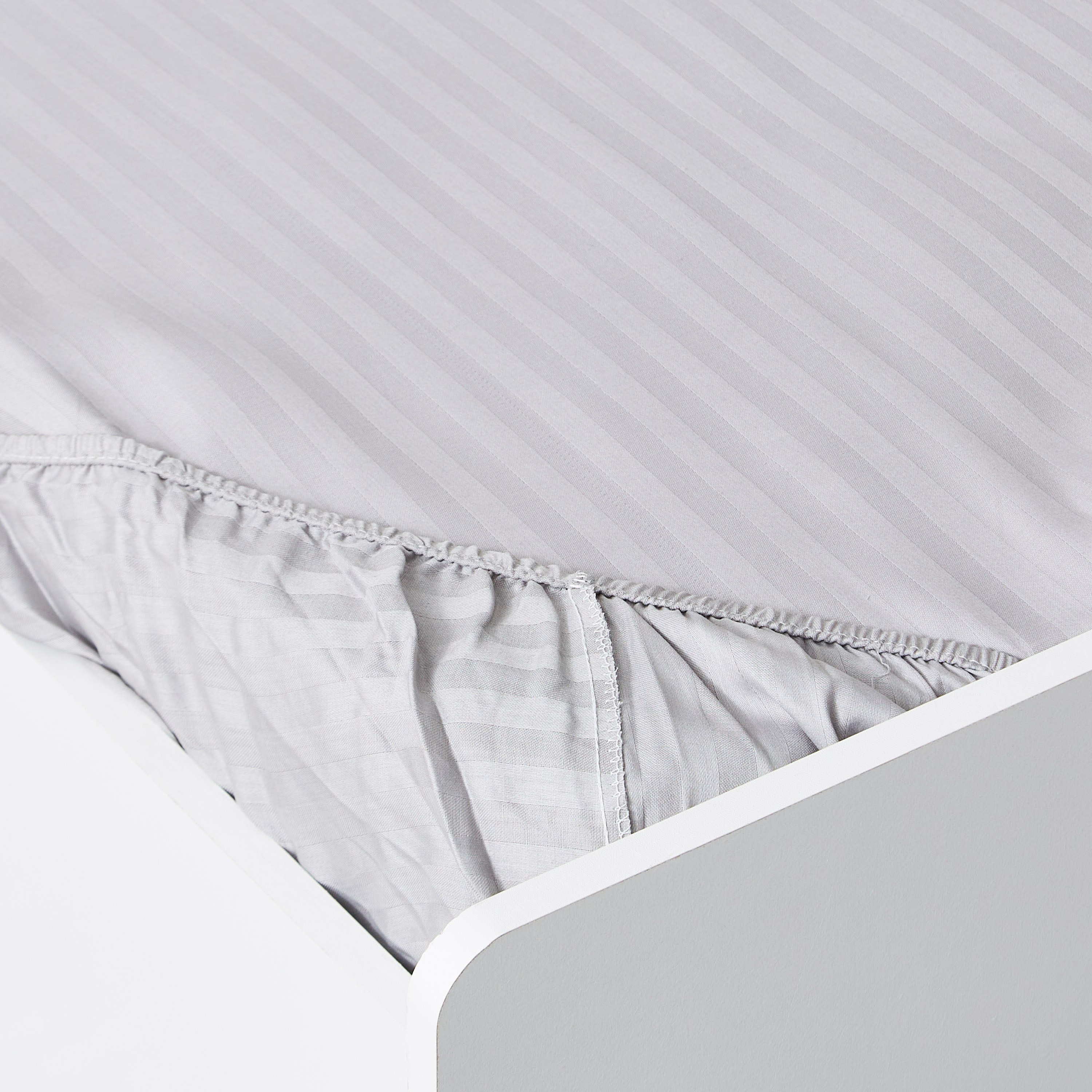 شرشف مطاطي فردي مخطط قطن ساتن من هاميلتون - 90x200 سم-hbxhomeware-hbxbedroom-image-4