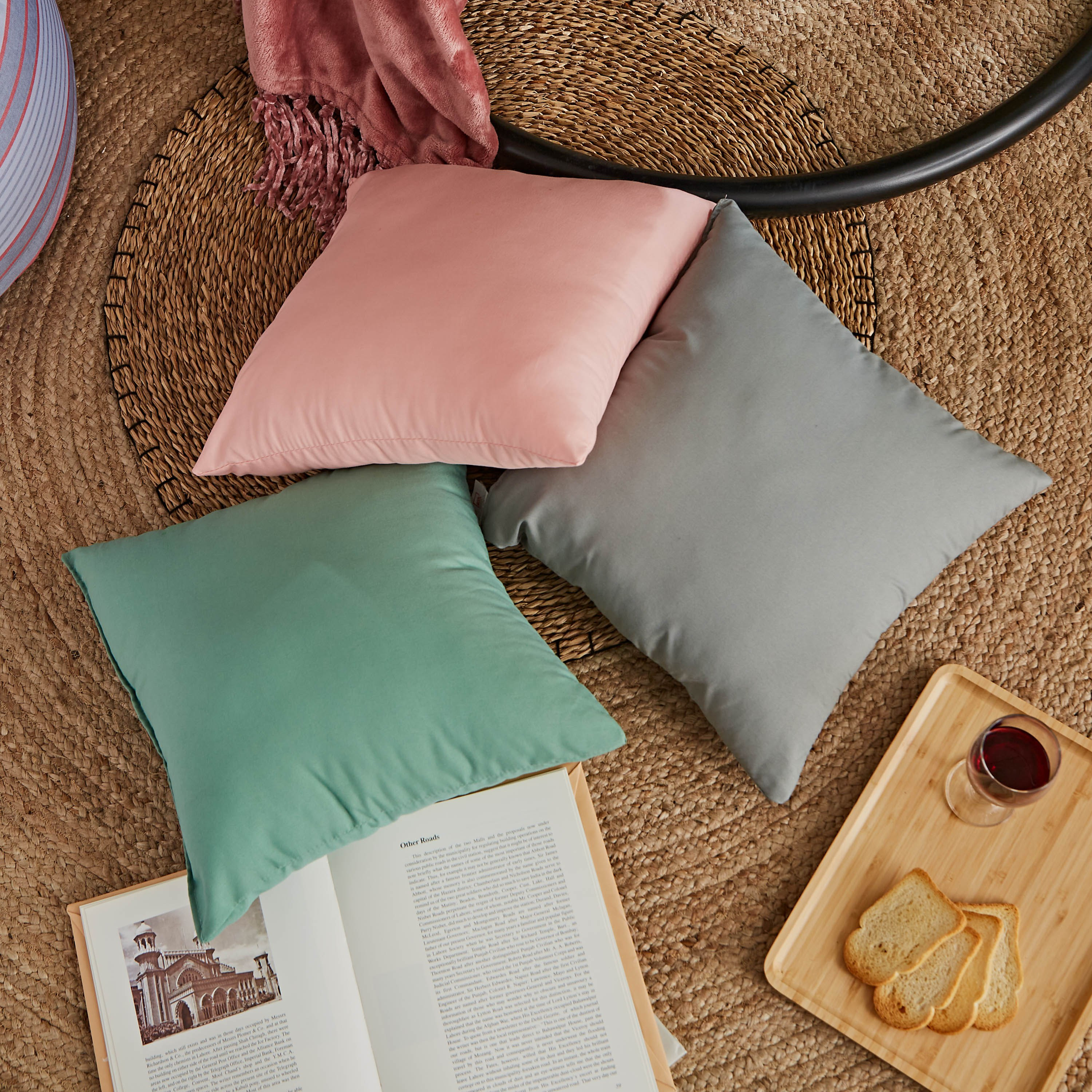 وسادة محشوة بألياف دقيقة من أكسيس - 40x40 سم-hbxlivingroom-furnishings-cushionsandcovers-filledcushions-image-3