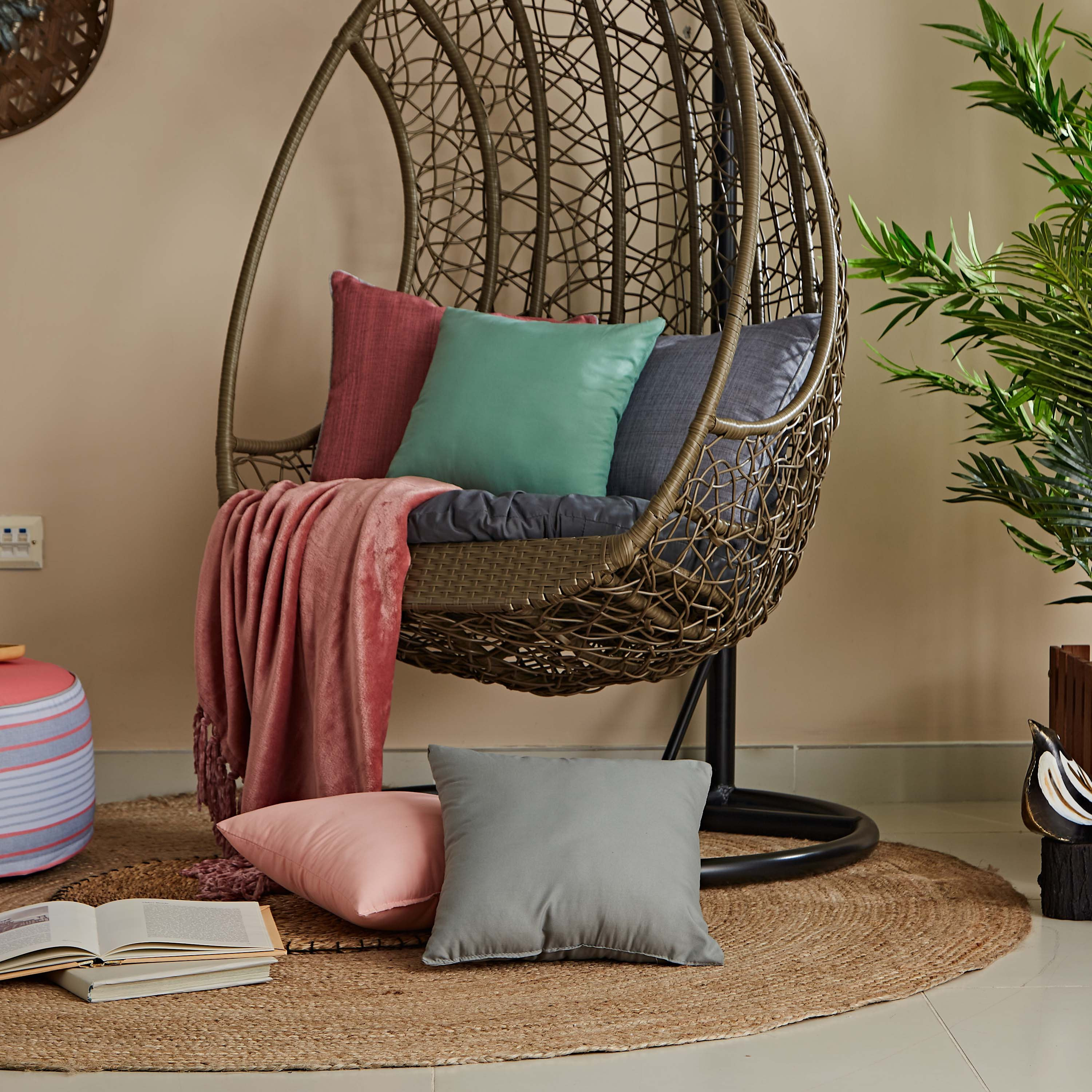 وسادة محشوة ألياف دقيقة من بيلا - 40x40 سم-hbxlivingroom-furnishings-cushionsandcovers-filledcushions-image-3