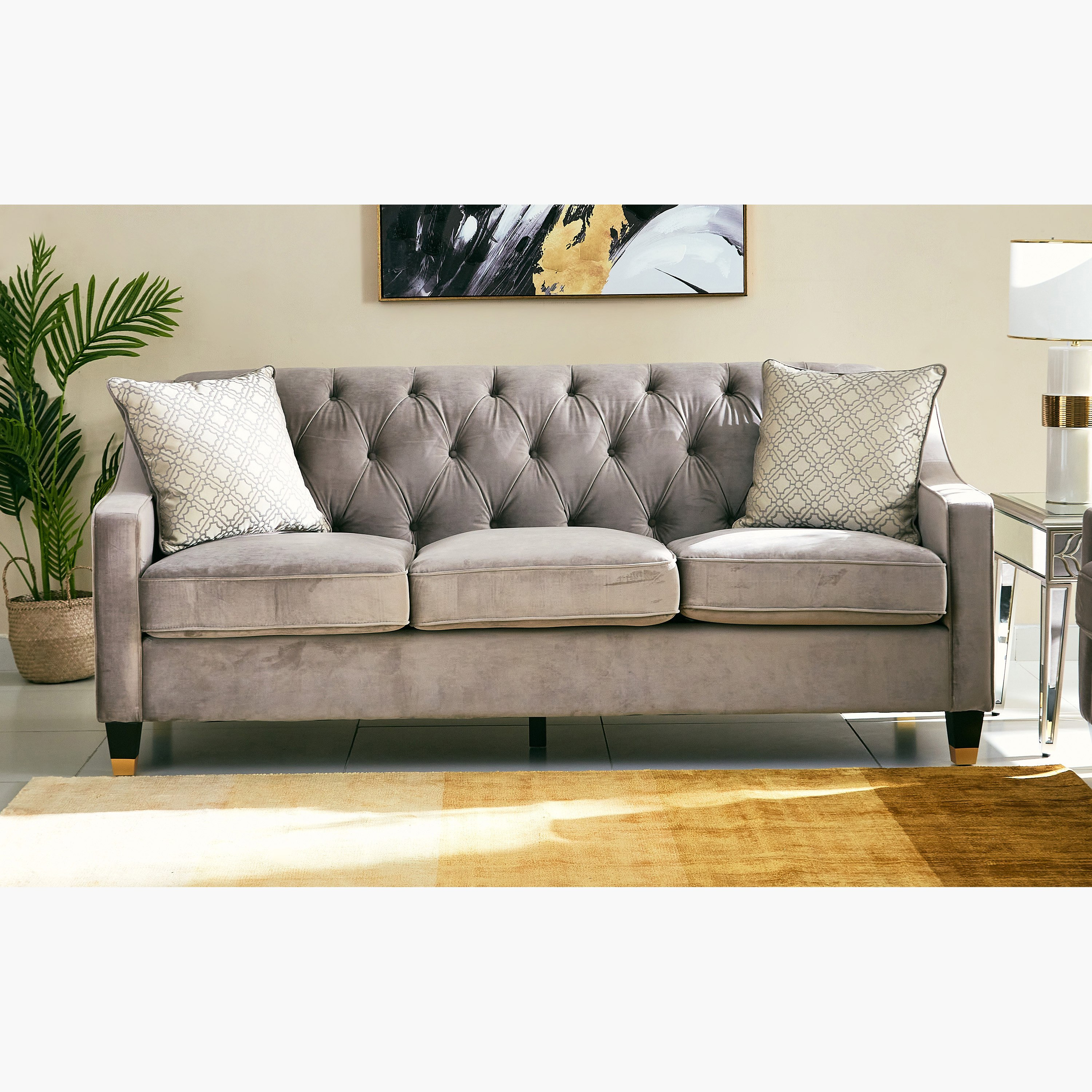 كنبة بـ 3 مقاعد ووسادتين من شارلوت-hbxlivingroom-sofasandarmchairs-sofas-image-1