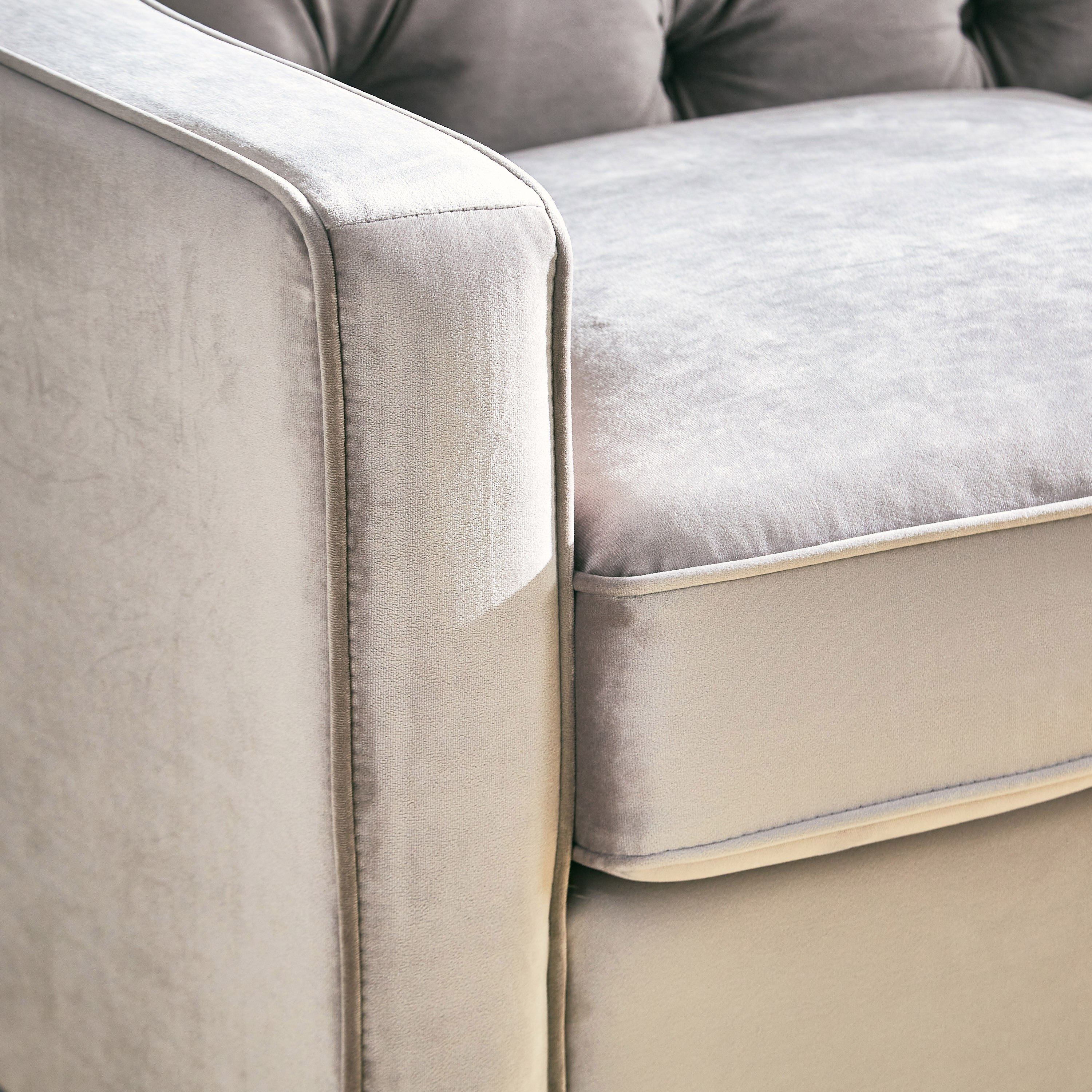 كنبة بـ 3 مقاعد ووسادتين من شارلوت-hbxlivingroom-sofasandarmchairs-sofas-image-5