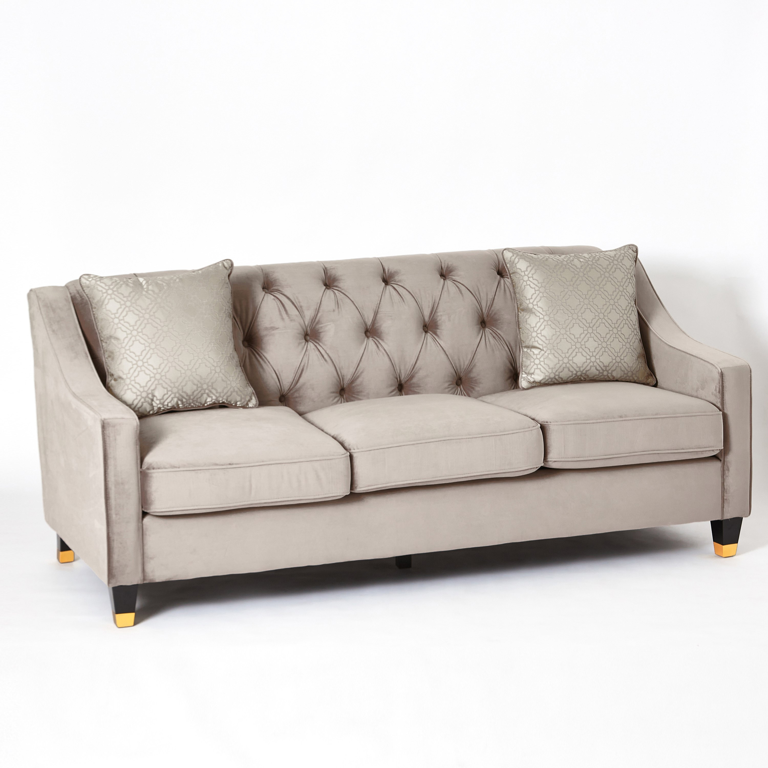 كنبة بـ 3 مقاعد ووسادتين من شارلوت-hbxlivingroom-sofasandarmchairs-sofas-image-9