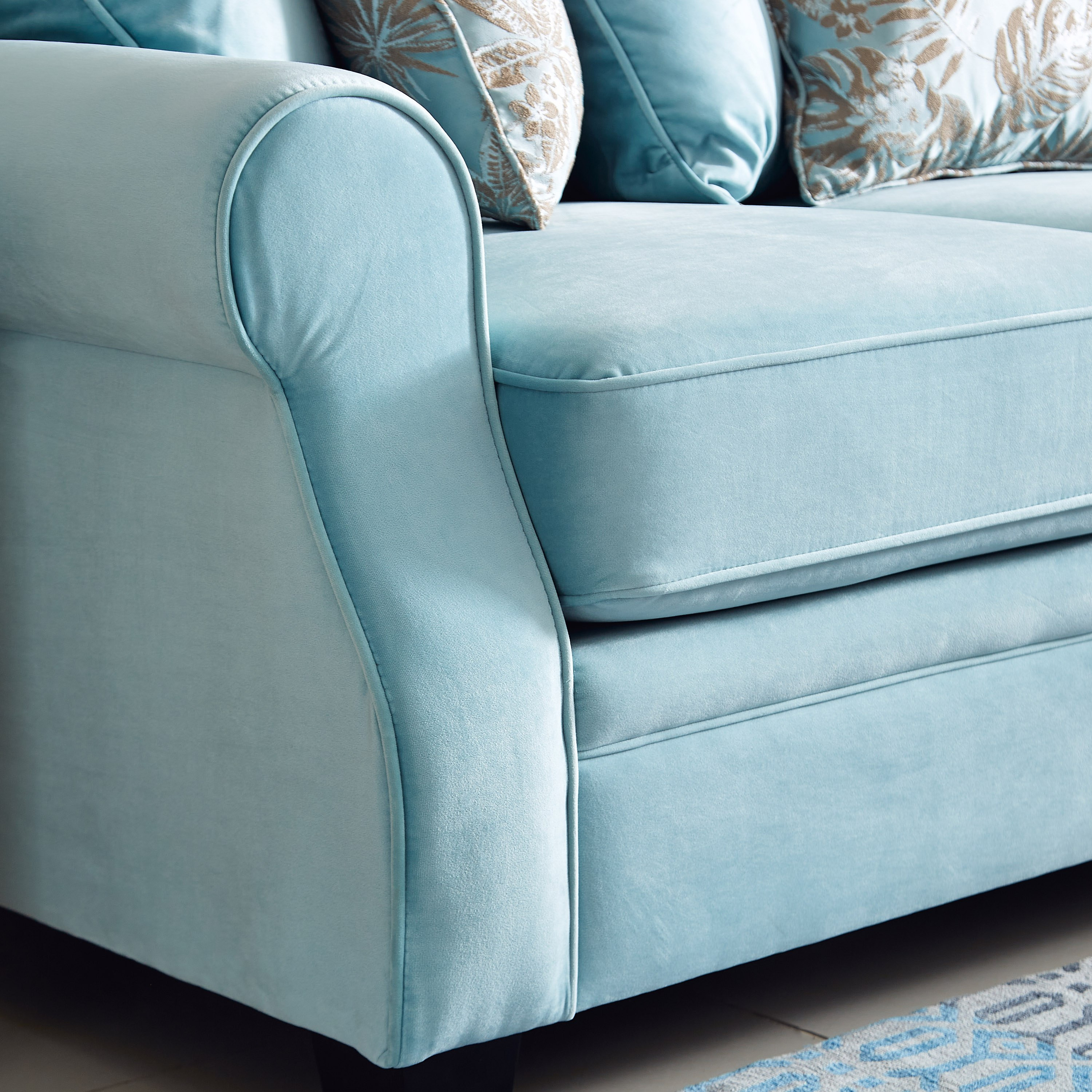 كنبة 3 مقاعد مع 7 وسائد من ميراج-hbxlivingroom-sofasandarmchairs-sofas-image-4