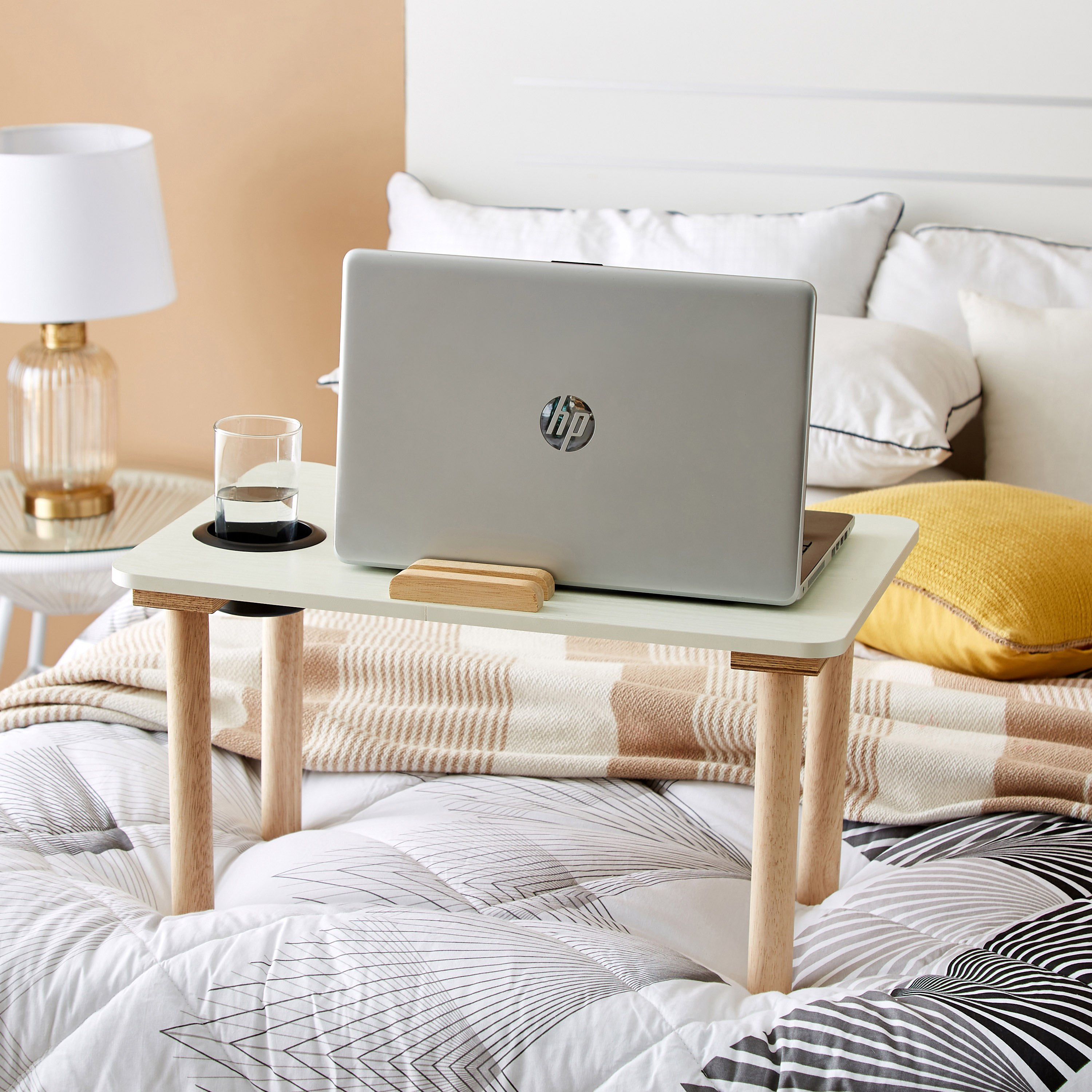 طاولة لاب توب متعددة الأغراض مع حامل تابلت وأكواب-hbxfurniture-livingroom-endtables-image-6