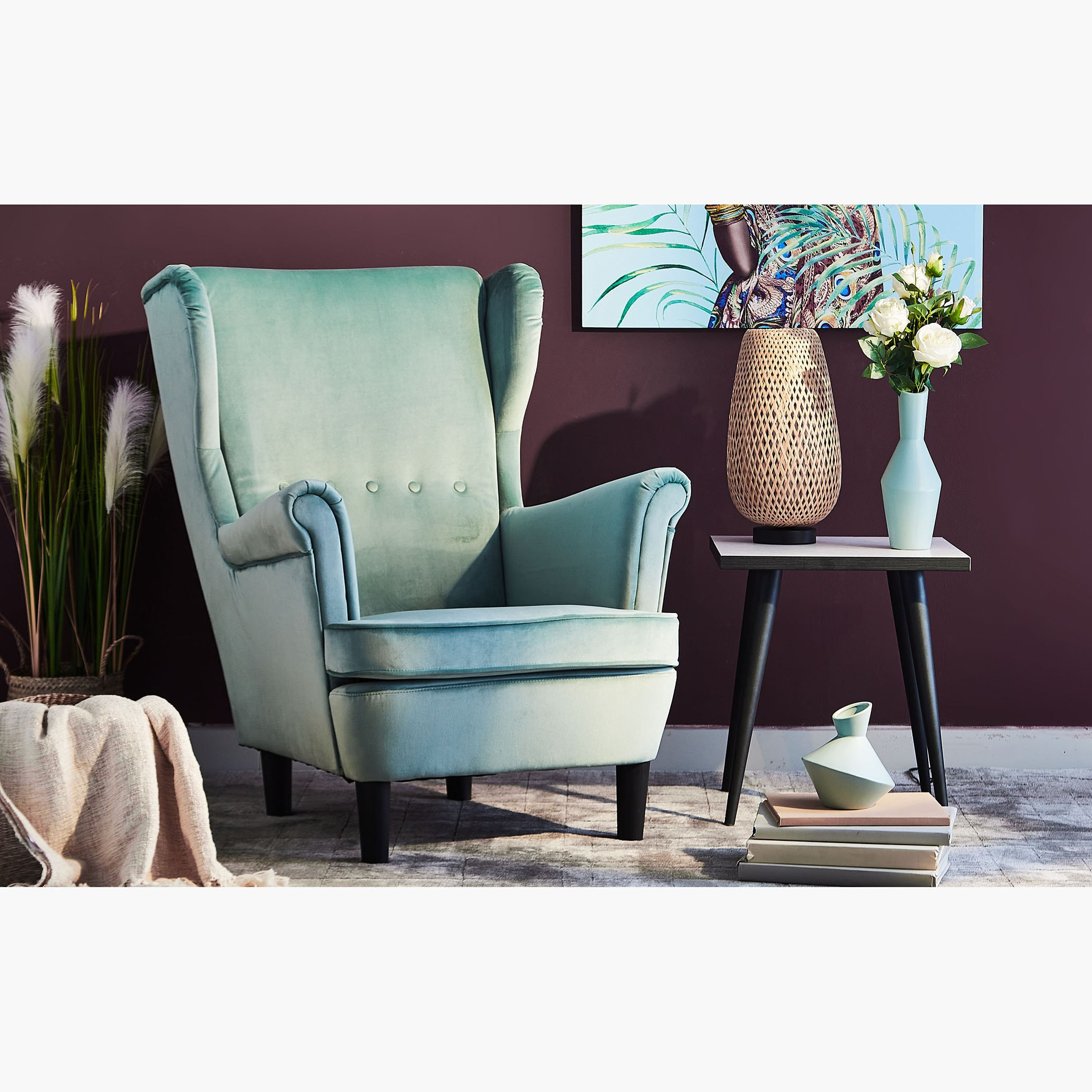 كرسي مخملي بمساند ذراعين من بيزا-hbxfurniture-sofasandarmchairs-armchairs-image-1
