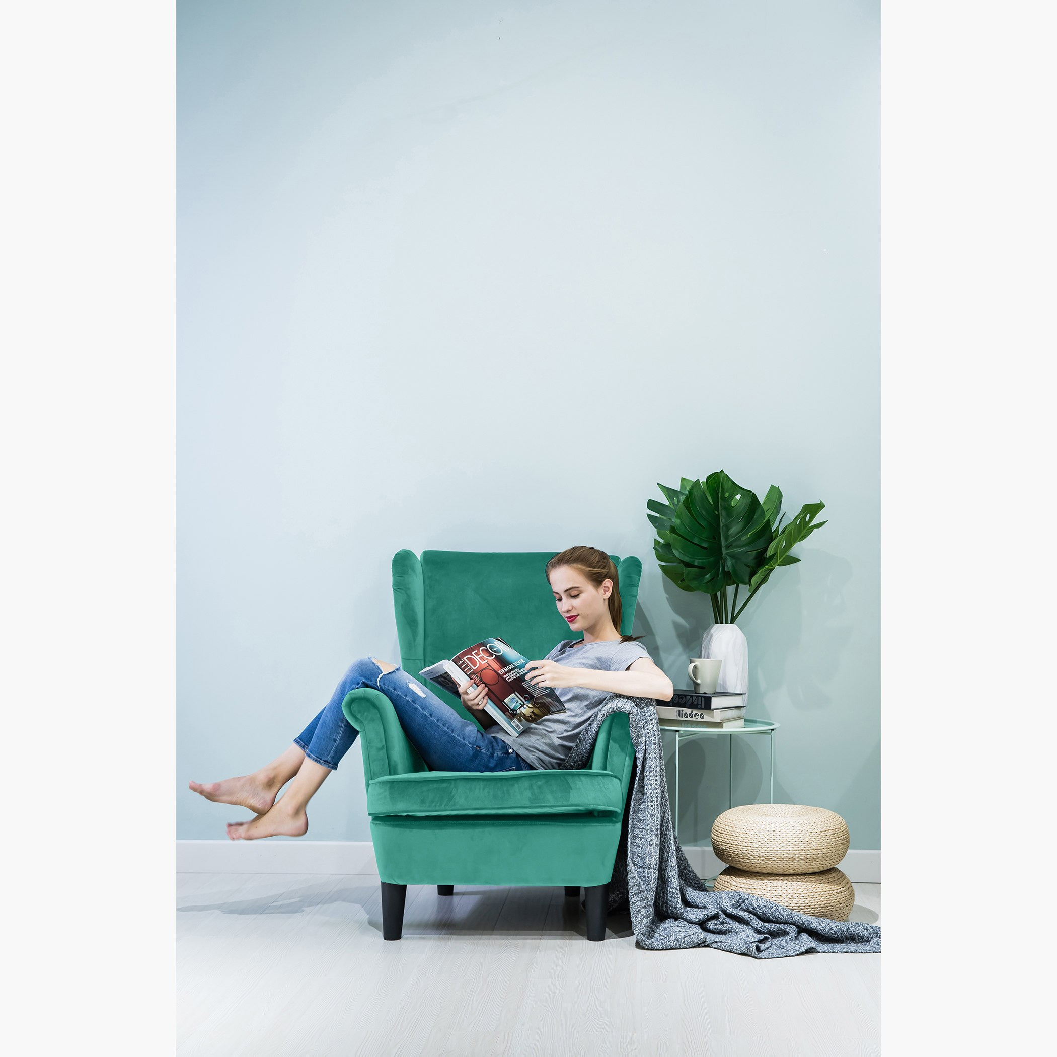 كرسي مخملي بمساند ذراعين من بيزا-hbxfurniture-sofasandarmchairs-armchairs-image-2