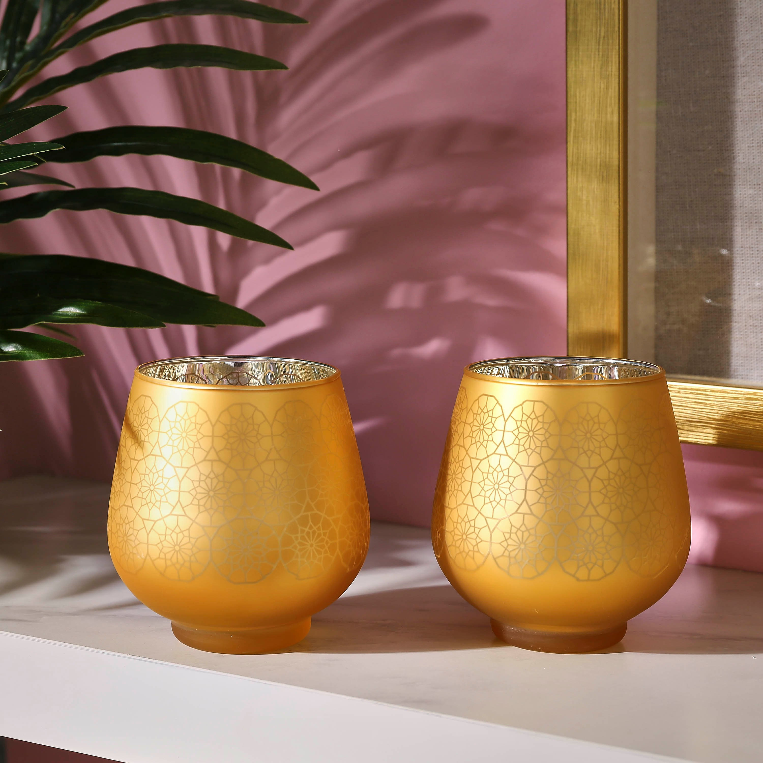 حامل شموع فوتيف زجاجي بيضاوي مشربية من آشر - طقم من قطعتين-hbxlivingroom-decorandaccessories-candleholders-image-1