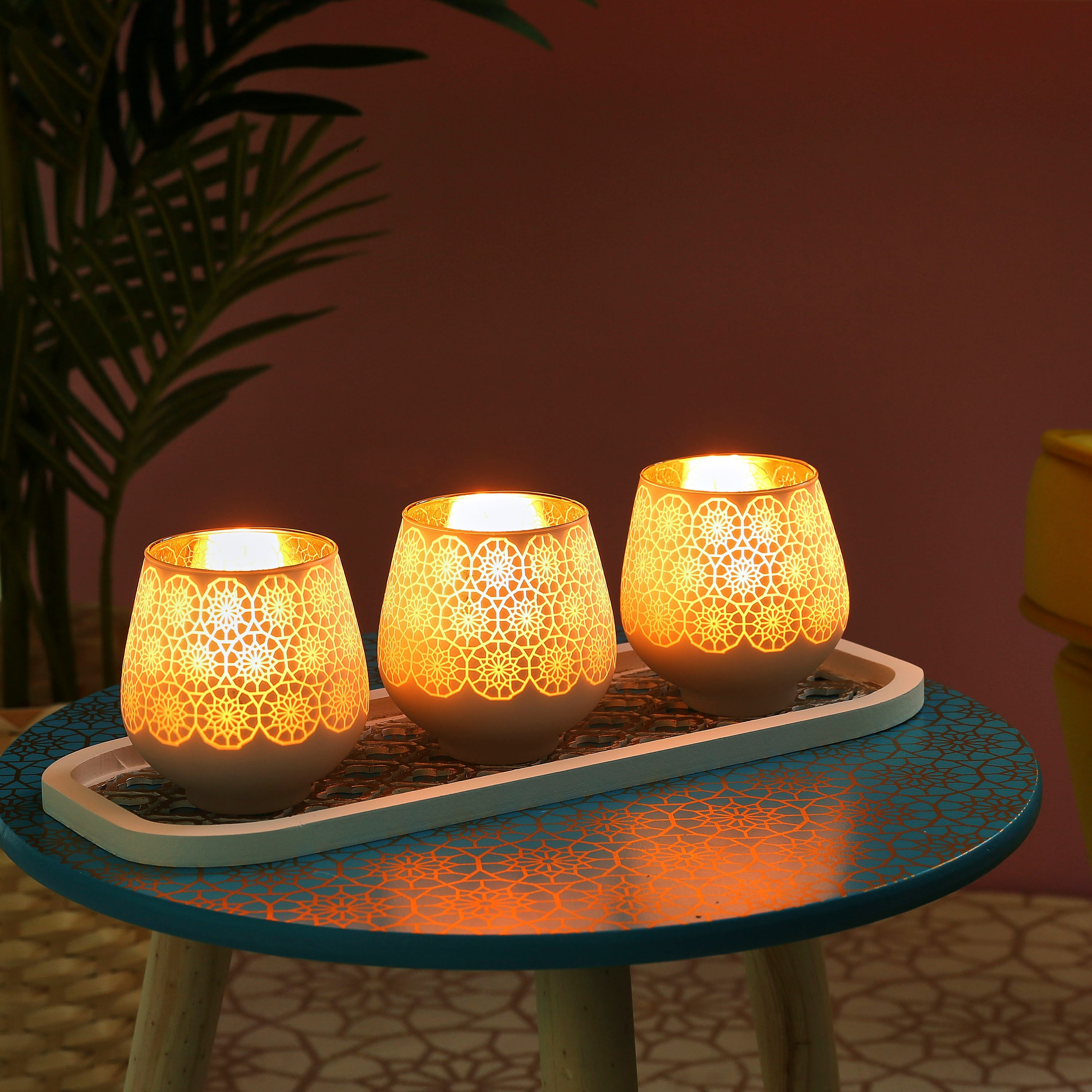 حامل شموع فوتيف زجاجي مع صينية مشربية من آشر - طقم من 3 قطع-hbxlivingroom-decorandaccessories-candleholders-image-2