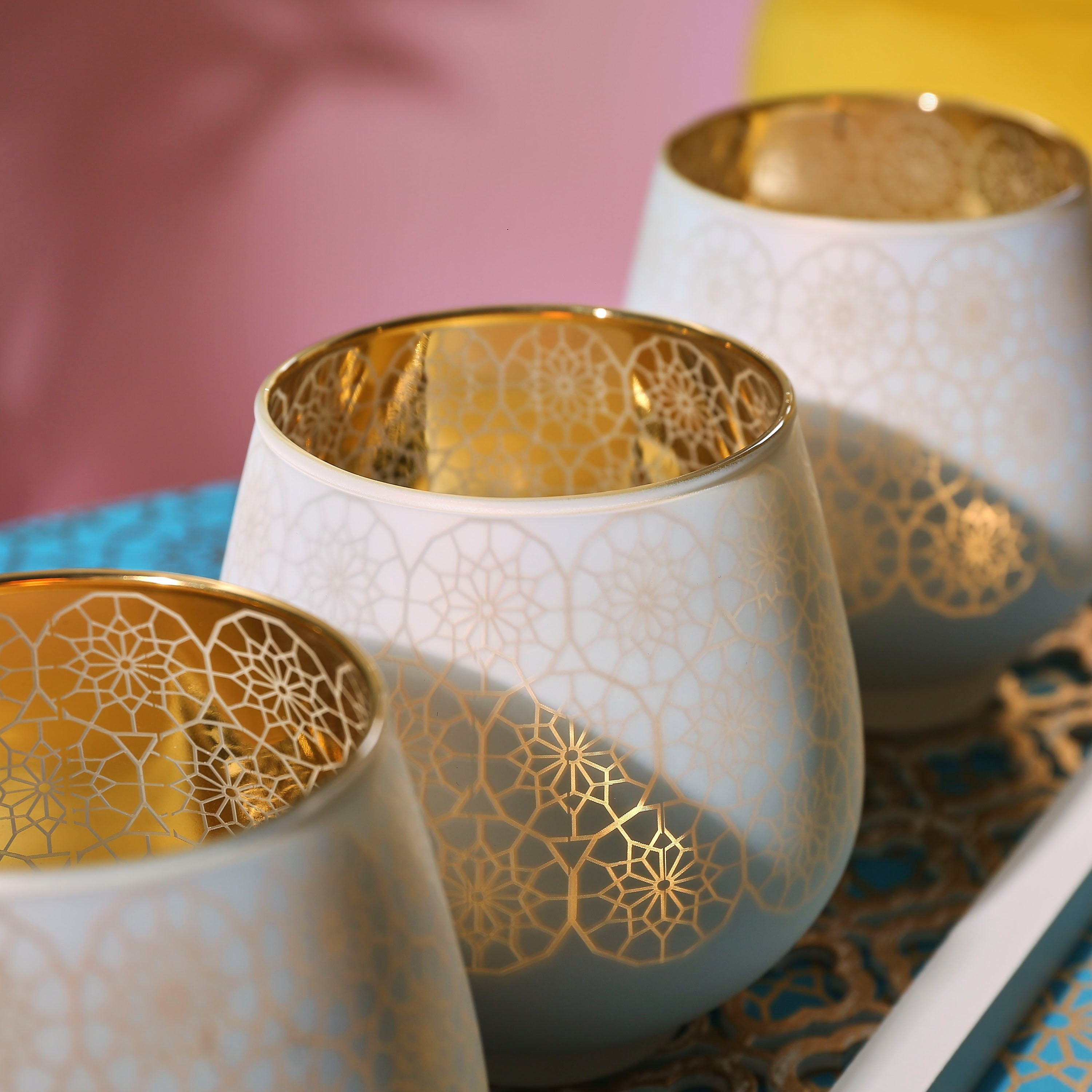 حامل شموع فوتيف زجاجي مع صينية مشربية من آشر - طقم من 3 قطع-hbxlivingroom-decorandaccessories-candleholders-image-4
