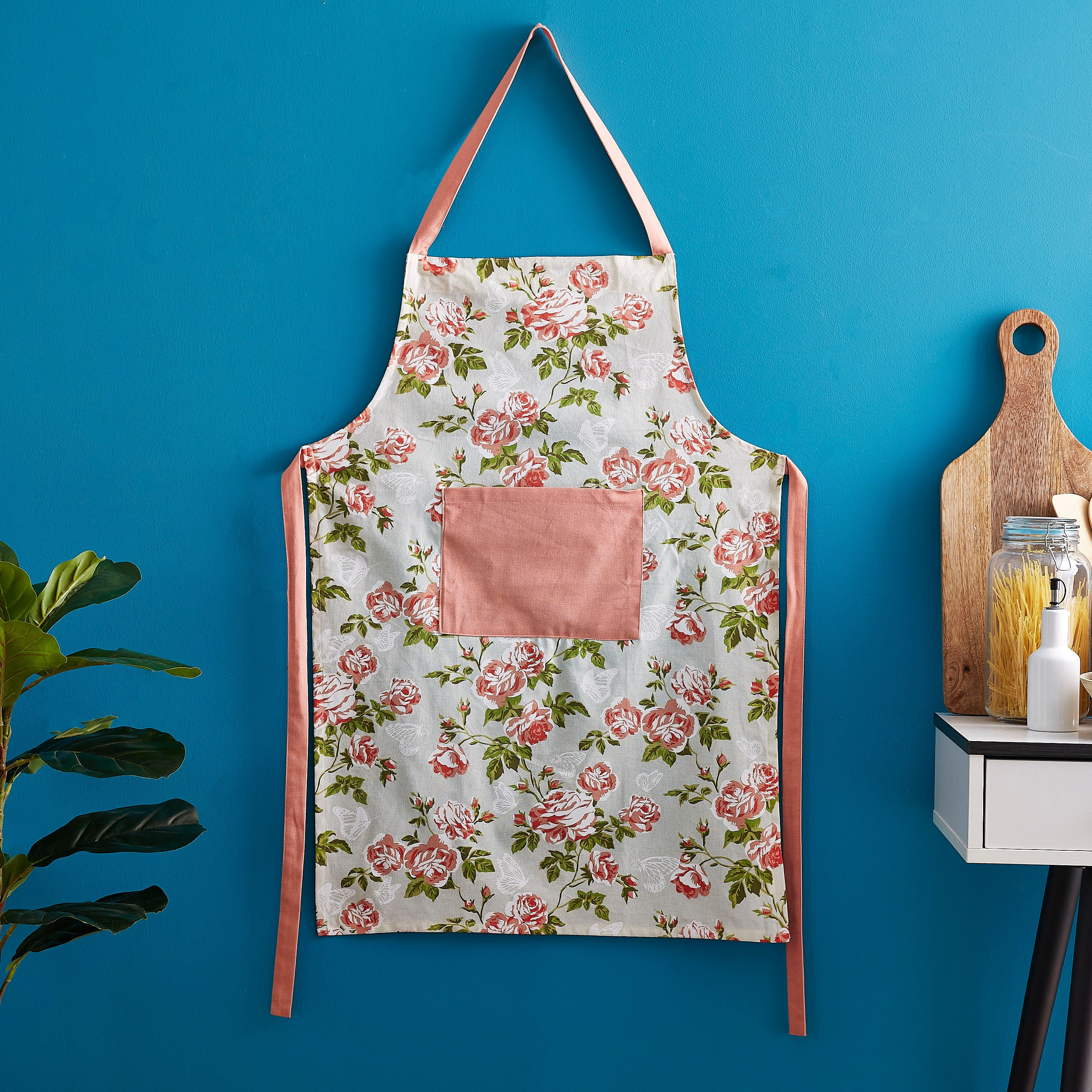 مريلة بطبعات من فلورا-hbxhomeware-kitchenware-kitchenlinens-image-1