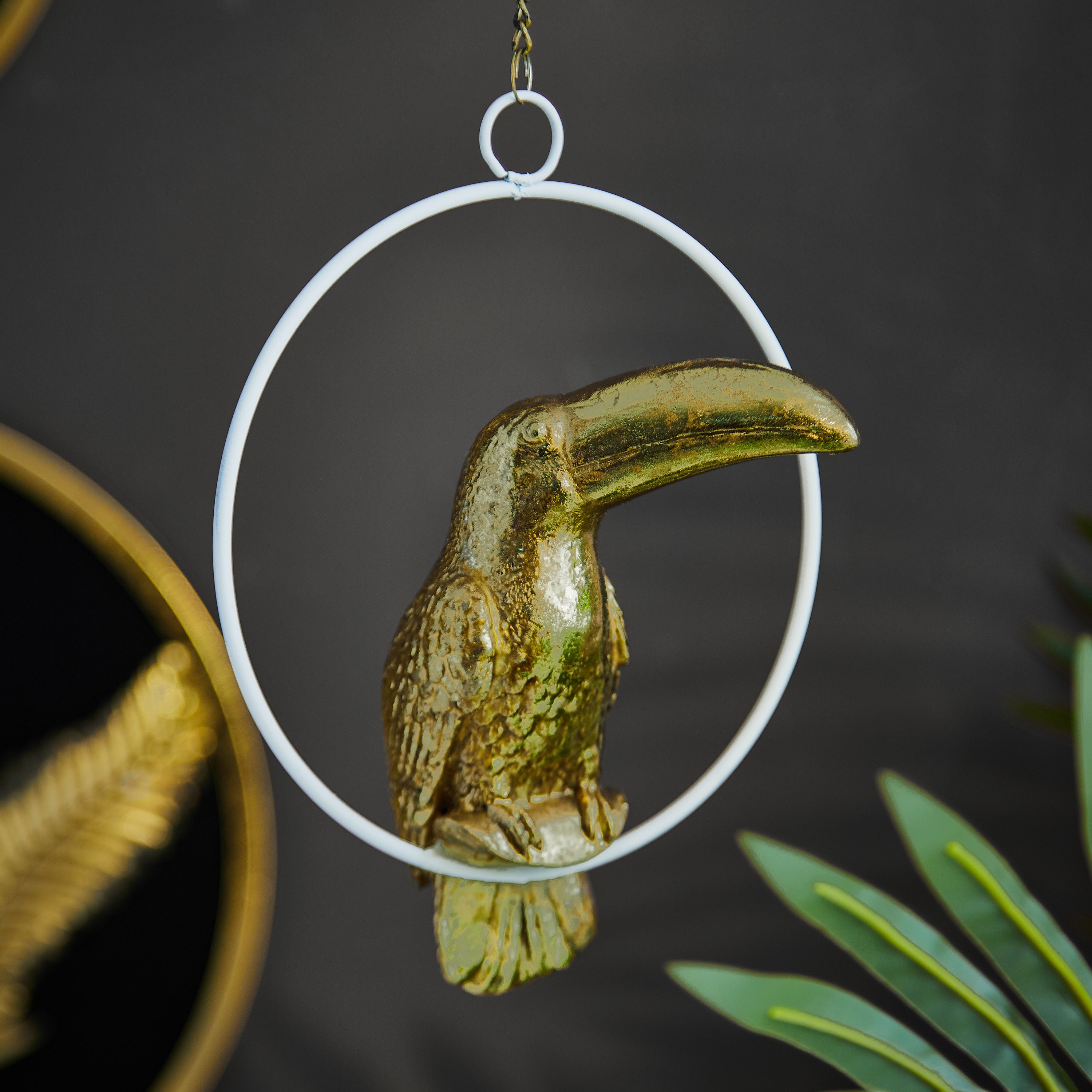 طائر طوقان بولي ريزين على أرجوحة من لاتين-hbxhomeware-homedecor-figurinesandornaments-image-1