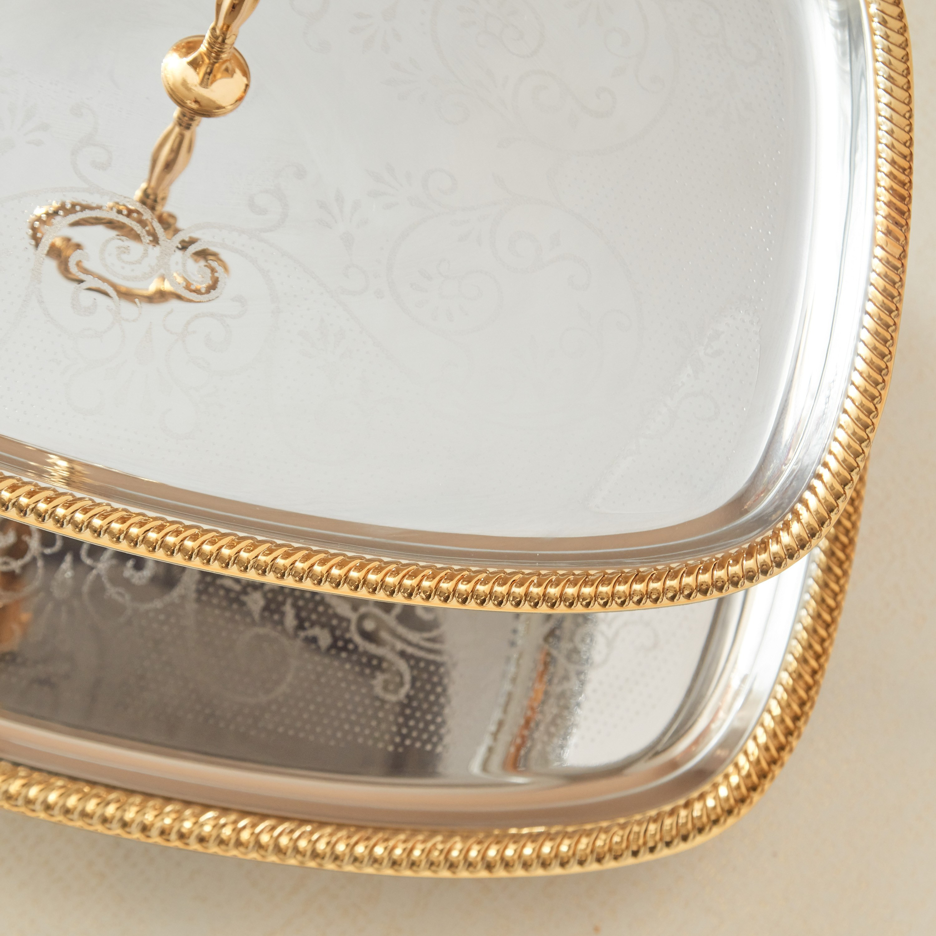 Festive 2-Tier Cake Platter-hbxdecorandfurnishings-tabletop-serveware-image-4