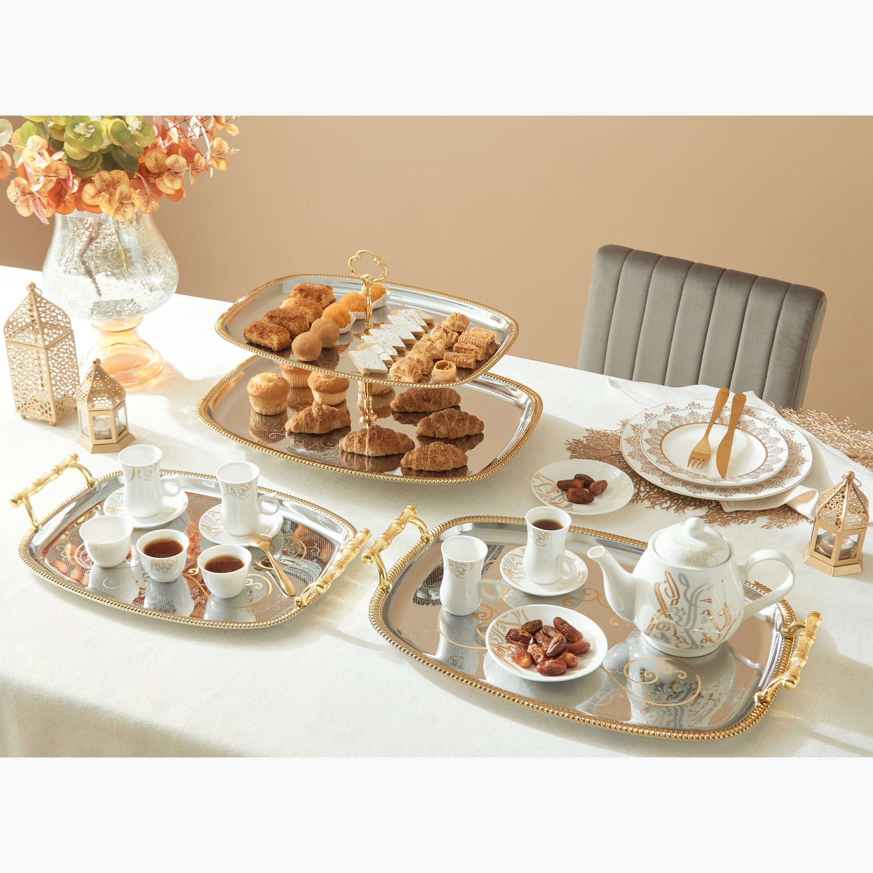Festive 2-Tier Cake Platter-hbxdecorandfurnishings-tabletop-serveware-image-5
