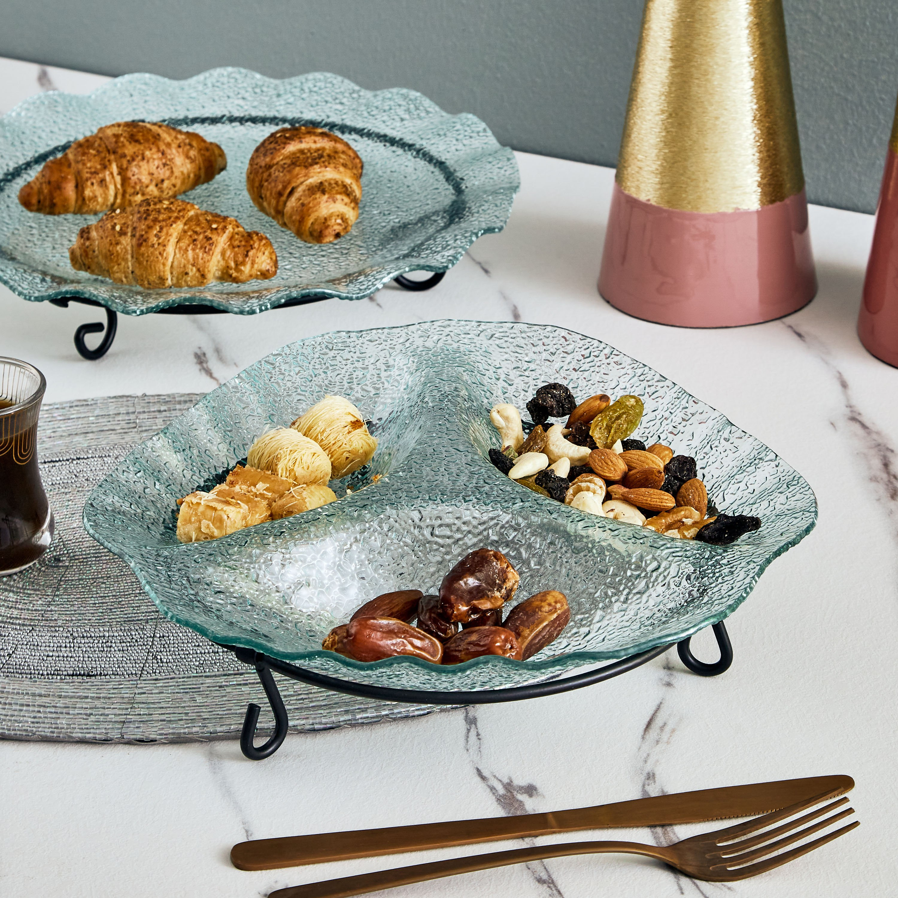 طقم صينية زجاجية 3 أجزاء من فيستيف - 26x26x4.5 سم-hbxdecorandfurnishings-tabletop-serveware-image-4