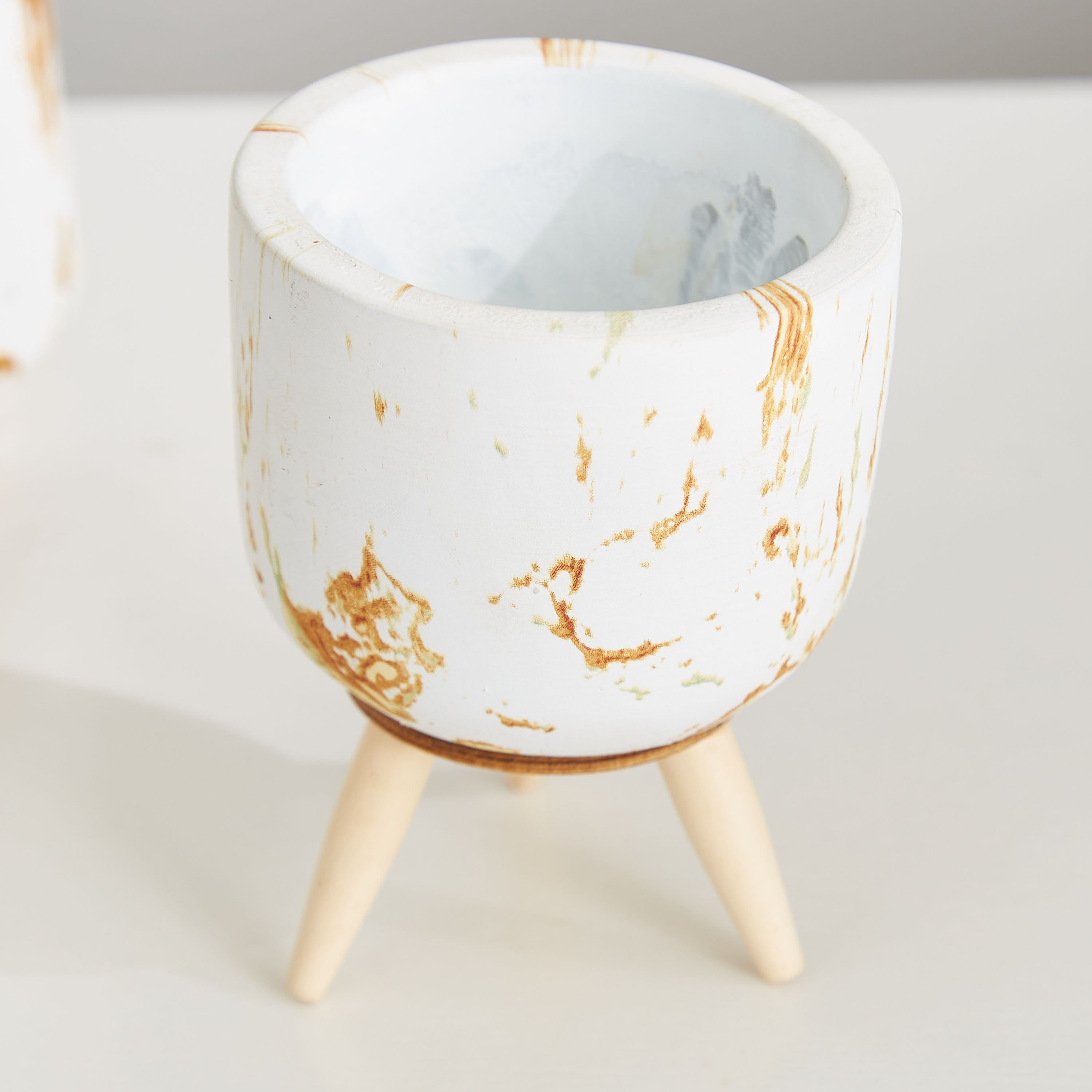 Elite Cement Garden Pot with Wooden Legs-hbxdecorandfurnishings-homeaccessories-artificialflowersandplants-image-2