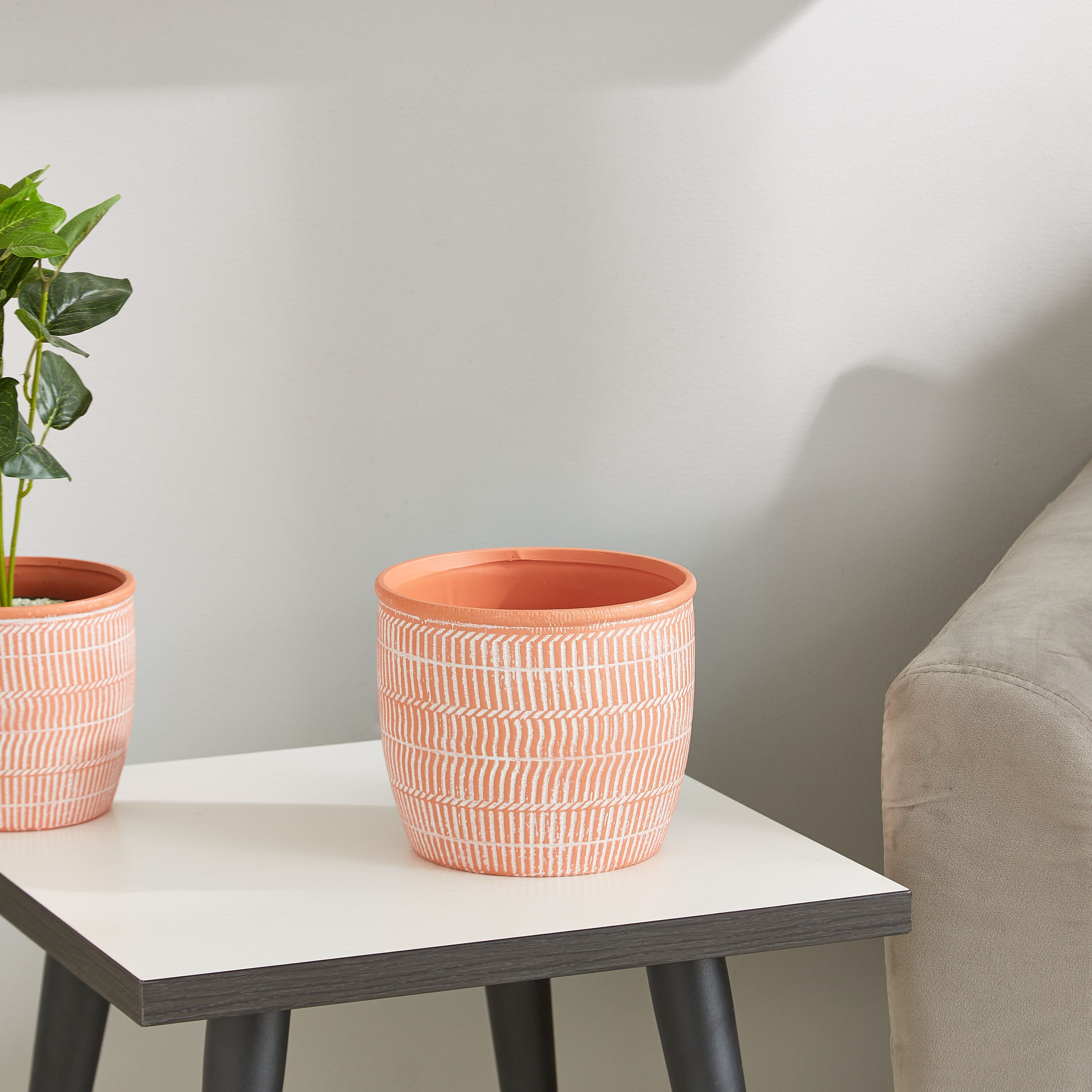 إصيص حديقة دولميت بتصميم ألماس من ميسون-hbxdecorandfurnishings-homeaccessories-artificialflowersandplants-image-2