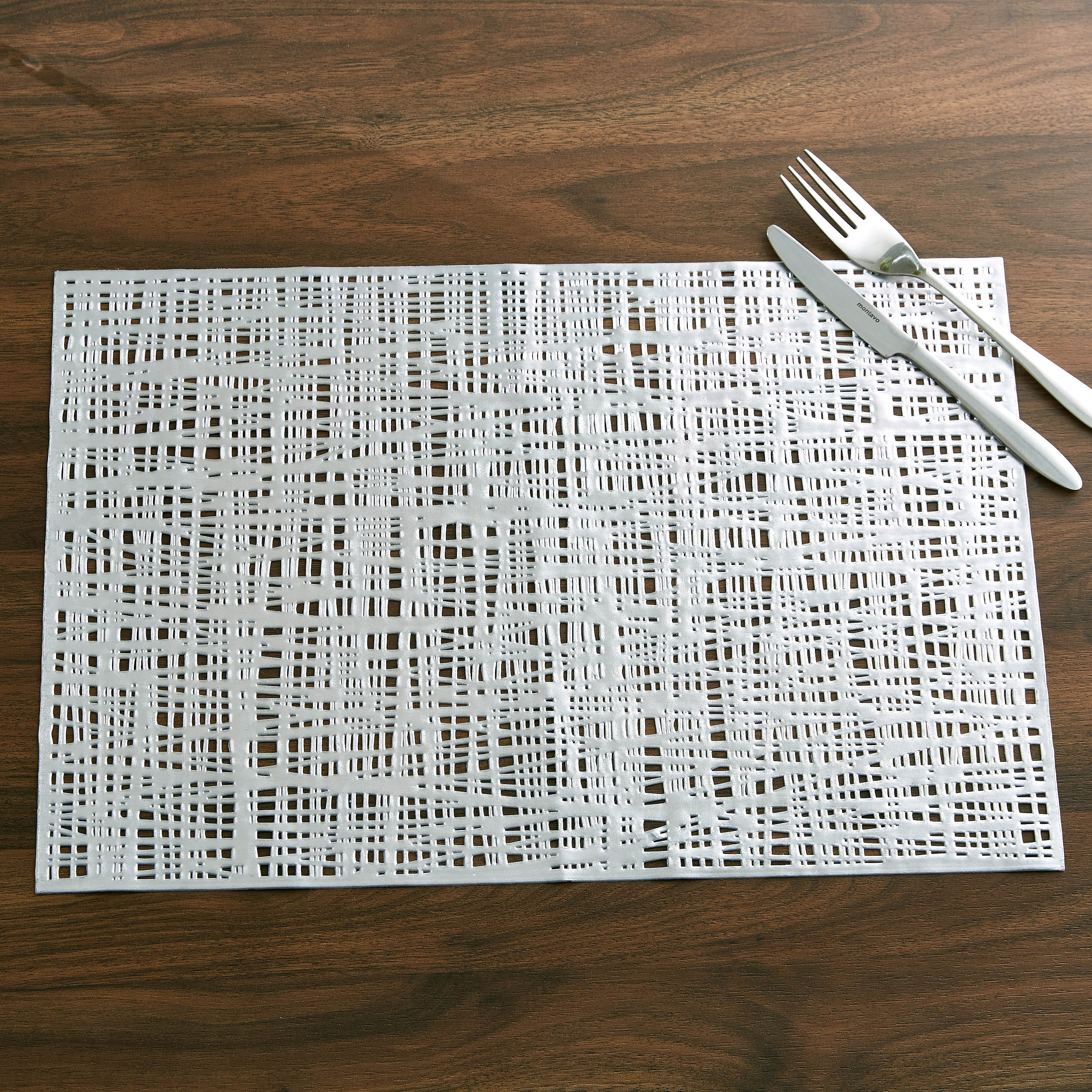 لبادة صحون بي في سي من فريا - 30x45 سم-hbxdecorandfurnishings-homefurnishings-tablelinens-image-1